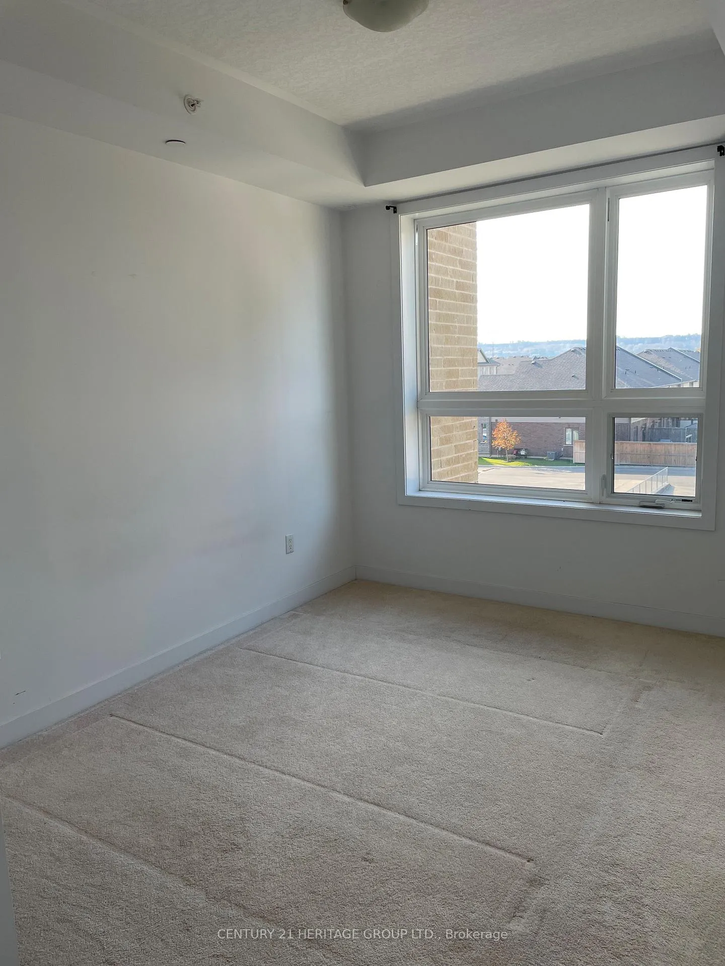 Photo 11 of Unit 322, 35 Southshore Crescent, Hamilton, Lakeshore — HOMEH