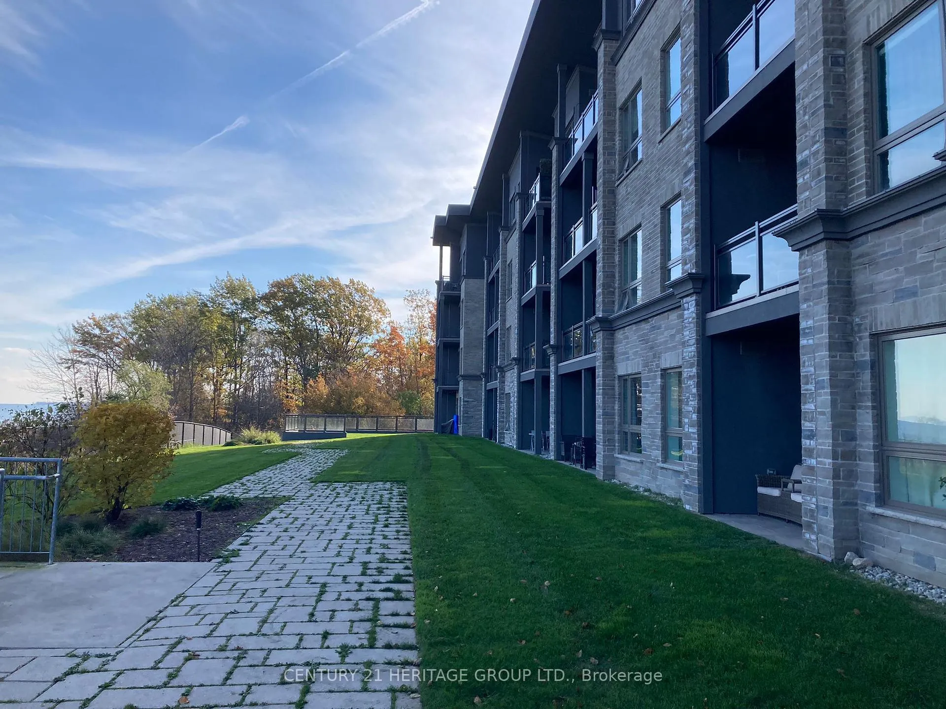 Photo 18 of Unit 322, 35 Southshore Crescent, Hamilton, Lakeshore — HOMEH