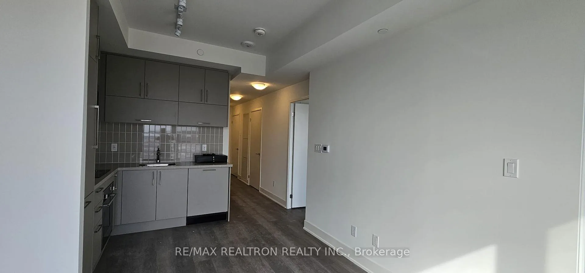 Photo 8 of Unit 1105, 38 Andre De Grasse Street, Markham, Unionville — HOMEH