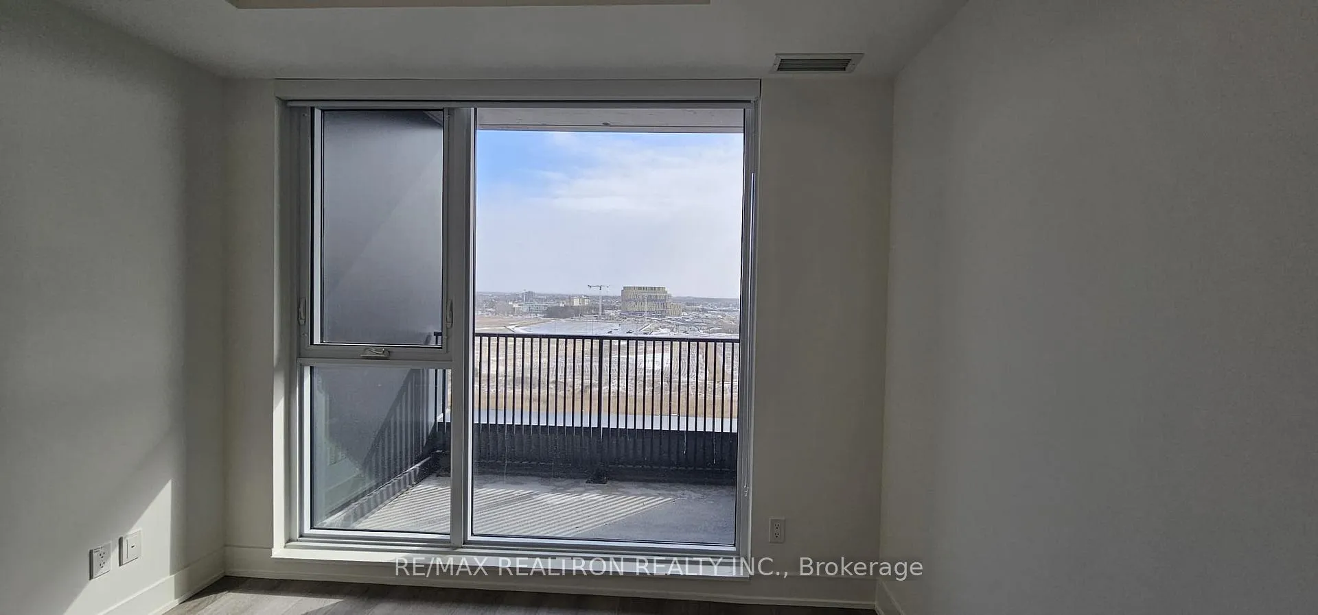 Photo 11 of Unit 1105, 38 Andre De Grasse Street, Markham, Unionville — HOMEH