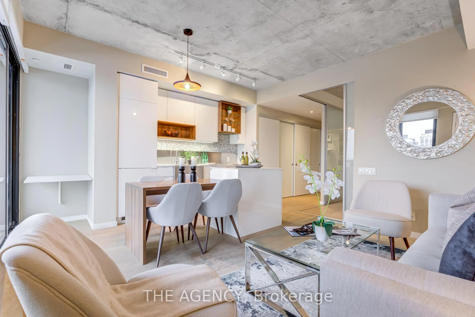 Photo 4 of Unit 711, 383 Sorauren Avenue, Toronto, Roncesvalles — HOMEH