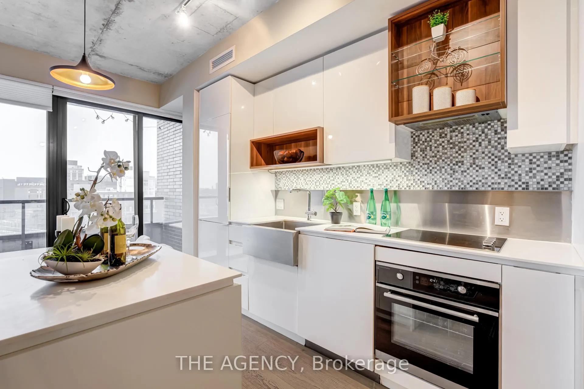 Photo 8 of Unit 711, 383 Sorauren Avenue, Toronto, Roncesvalles — HOMEH