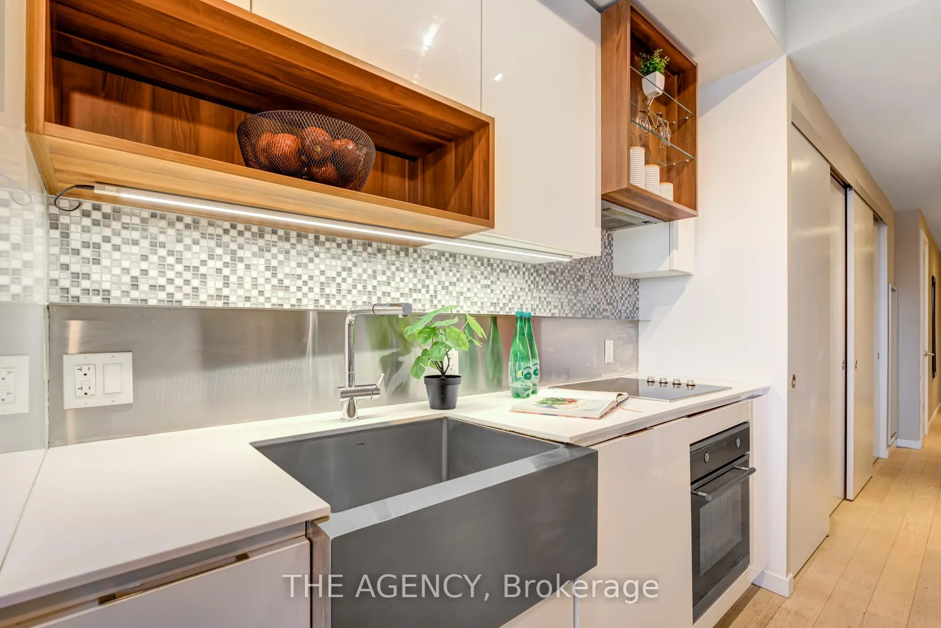 Photo 11 of Unit 711, 383 Sorauren Avenue, Toronto, Roncesvalles — HOMEH