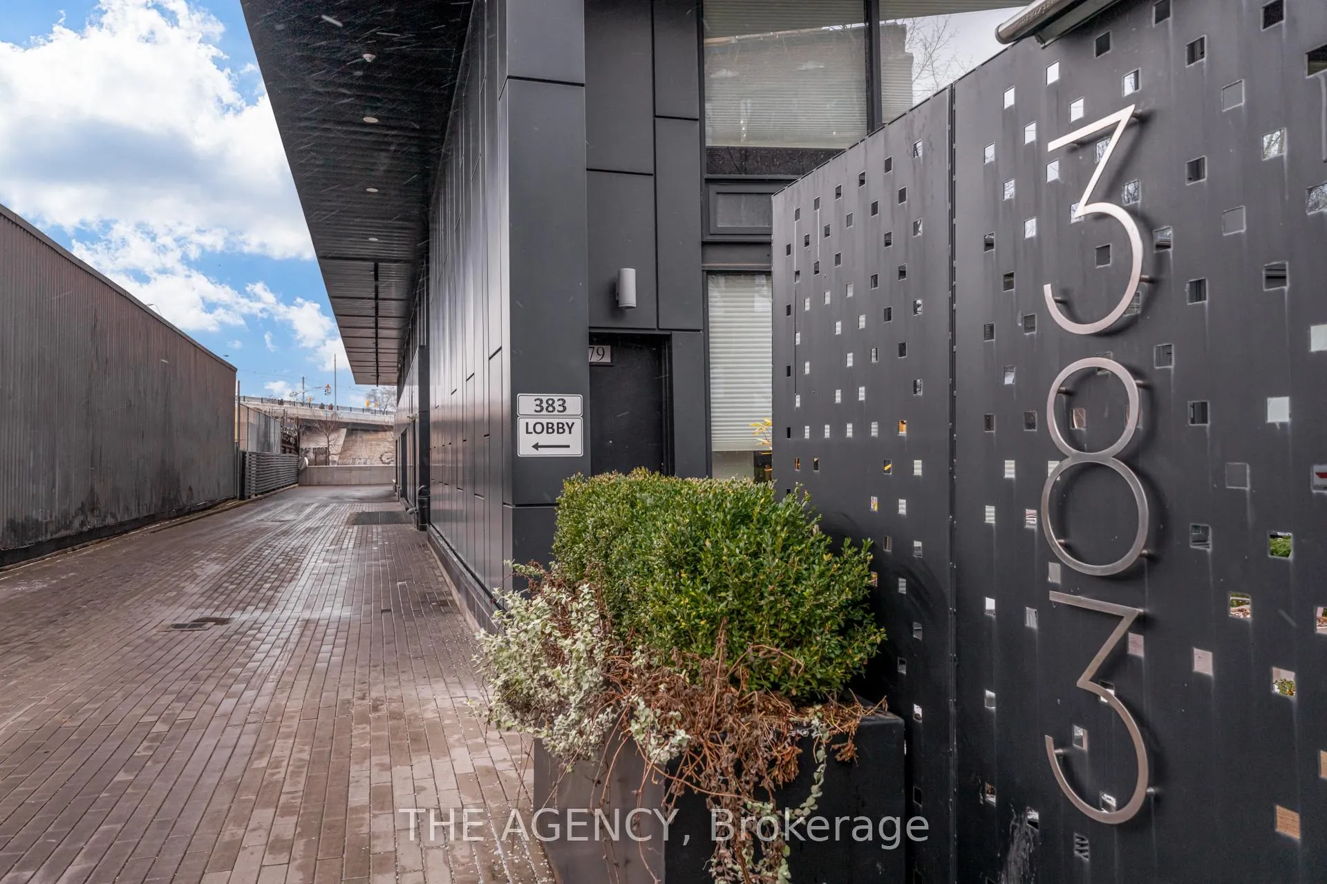 Photo 28 of Unit 711, 383 Sorauren Avenue, Toronto, Roncesvalles — HOMEH