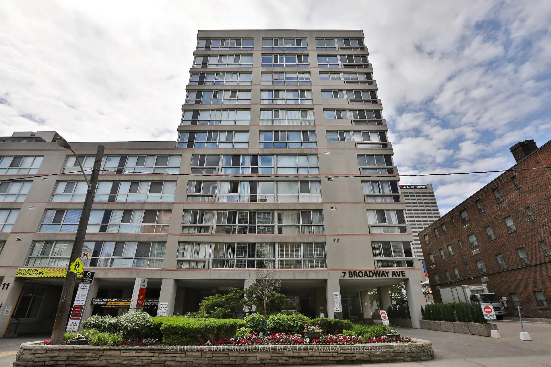 Photo 1 of Unit 1003, 7 Broadway Avenue, Toronto, Mount Pleasant West — HOMEH