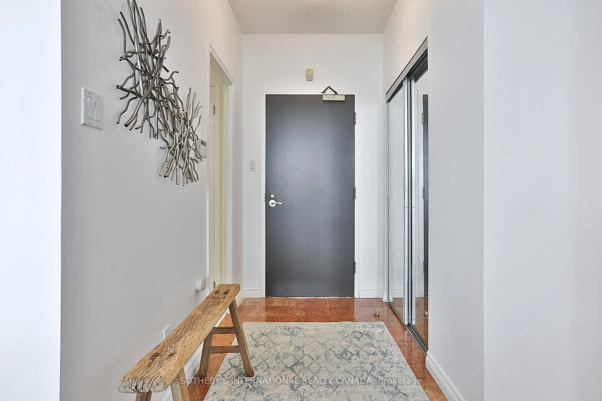 Photo 3 of Unit 1003, 7 Broadway Avenue, Toronto, Mount Pleasant West — HOMEH