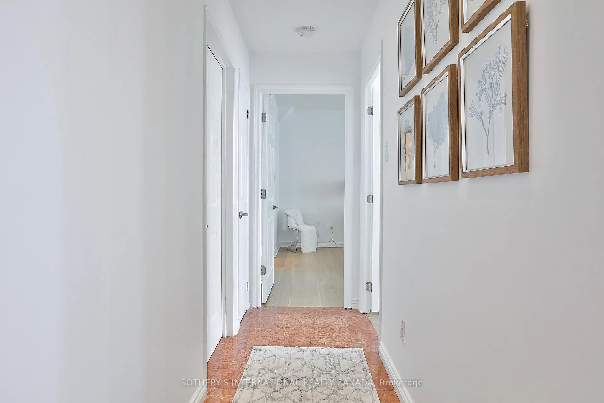 Photo 4 of Unit 1003, 7 Broadway Avenue, Toronto, Mount Pleasant West — HOMEH