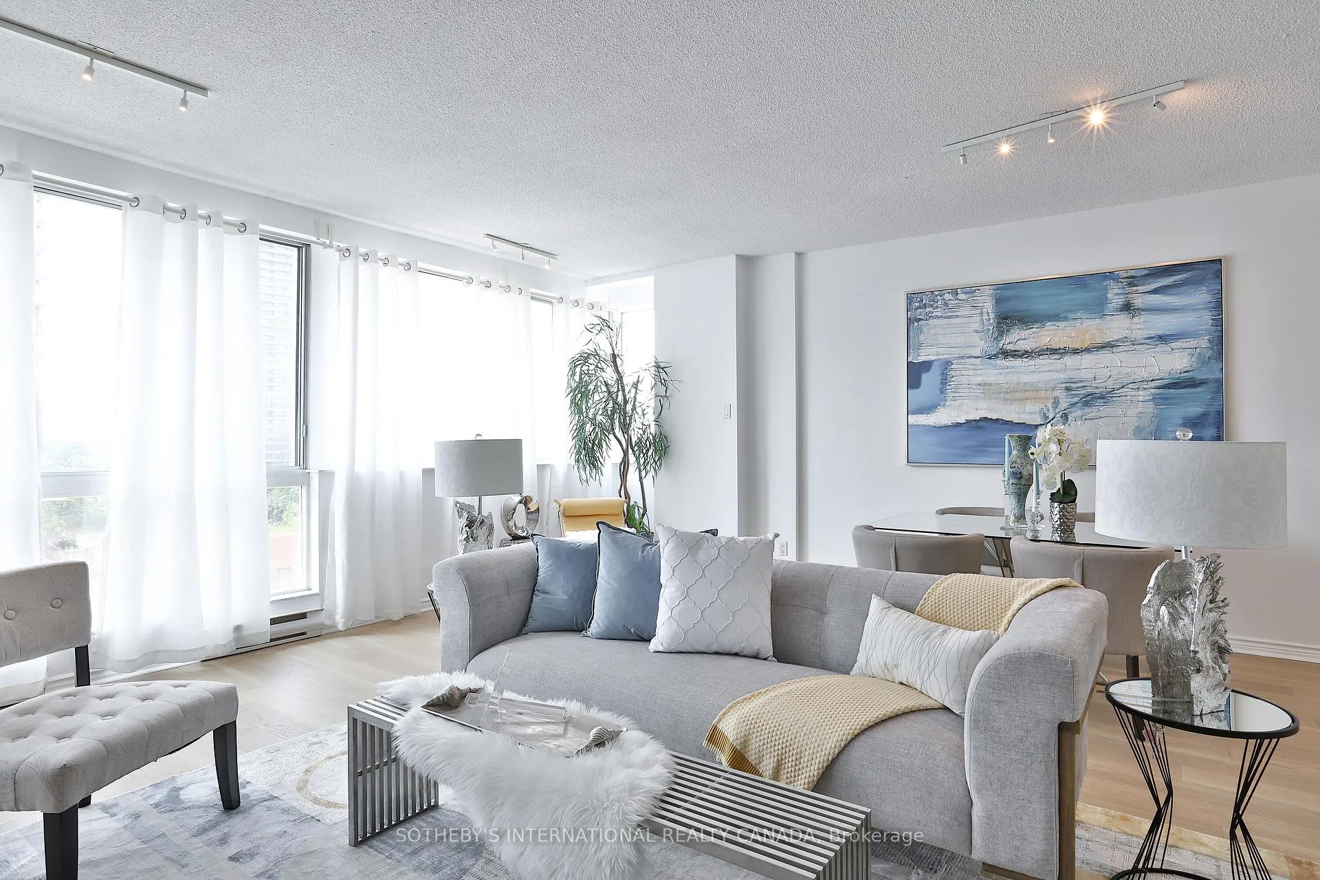 Photo 6 of Unit 1003, 7 Broadway Avenue, Toronto, Mount Pleasant West — HOMEH
