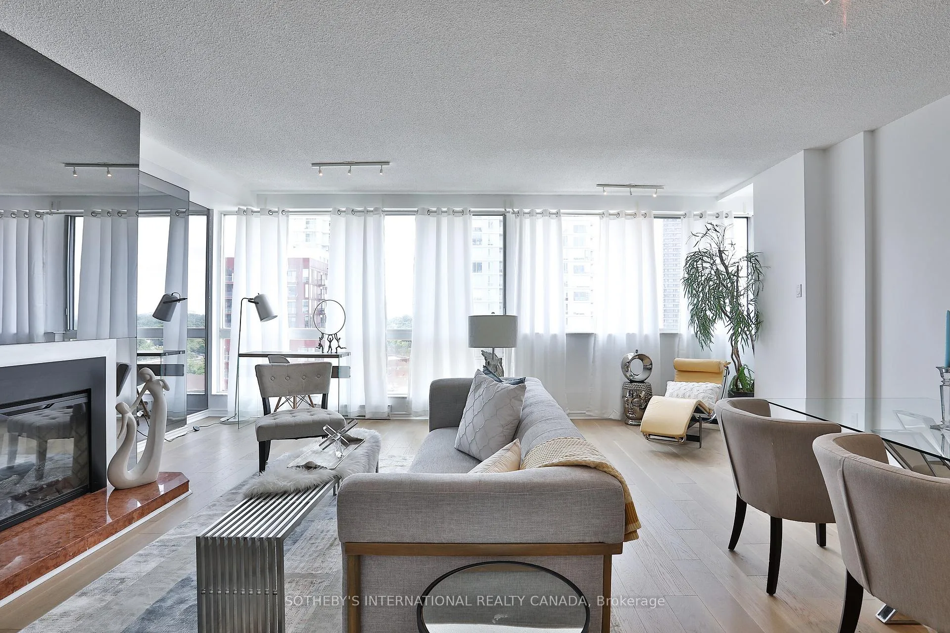 Photo 7 of Unit 1003, 7 Broadway Avenue, Toronto, Mount Pleasant West — HOMEH