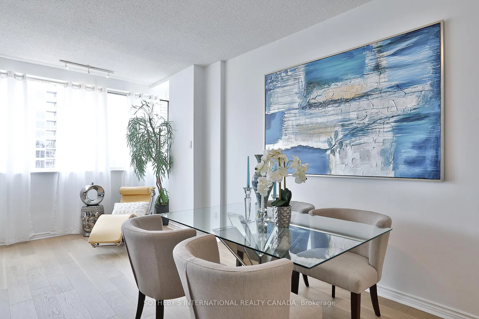 Photo 8 of Unit 1003, 7 Broadway Avenue, Toronto, Mount Pleasant West — HOMEH