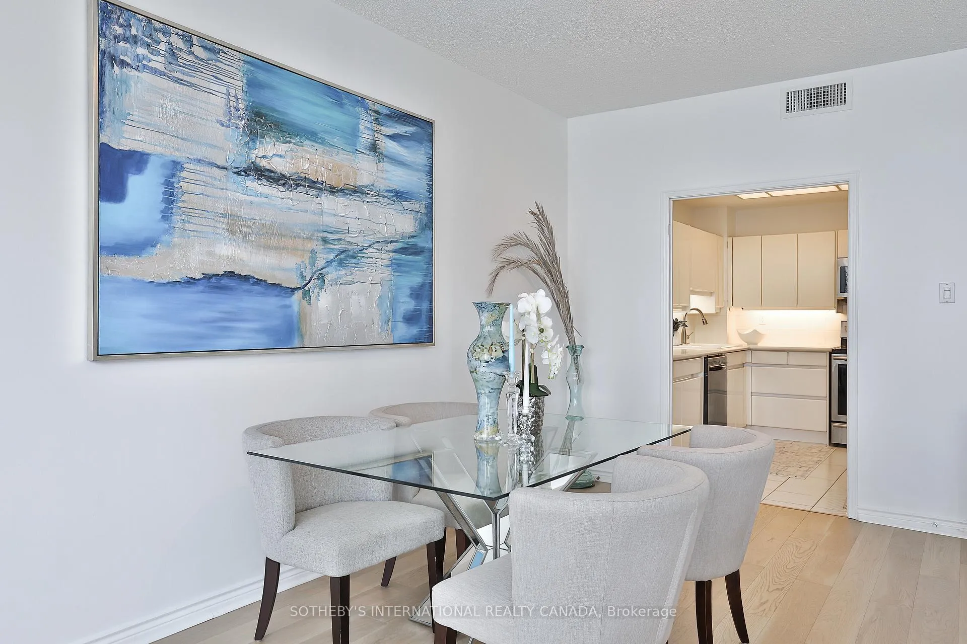 Photo 12 of Unit 1003, 7 Broadway Avenue, Toronto, Mount Pleasant West — HOMEH