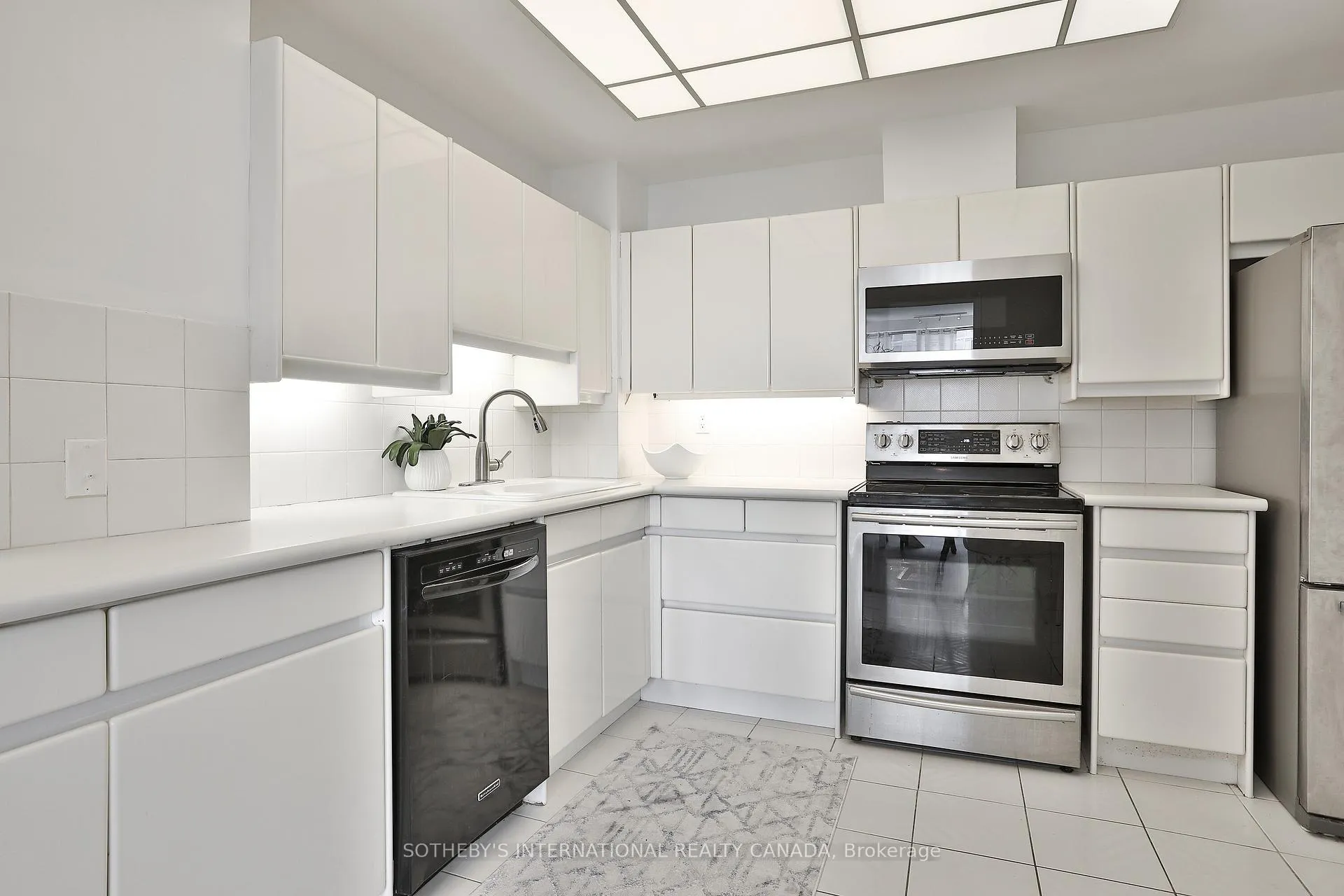 Photo 14 of Unit 1003, 7 Broadway Avenue, Toronto, Mount Pleasant West — HOMEH