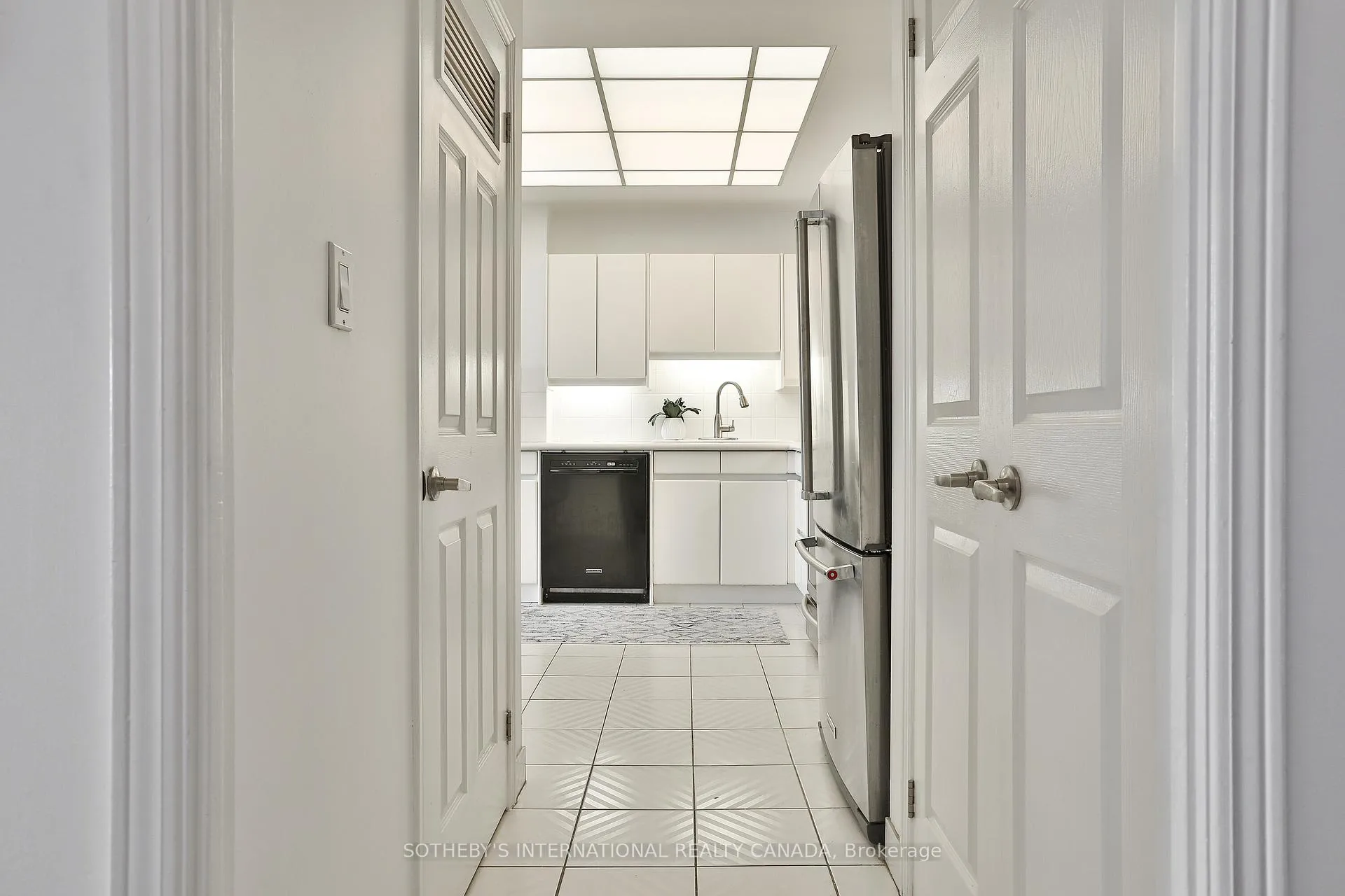 Photo 16 of Unit 1003, 7 Broadway Avenue, Toronto, Mount Pleasant West — HOMEH