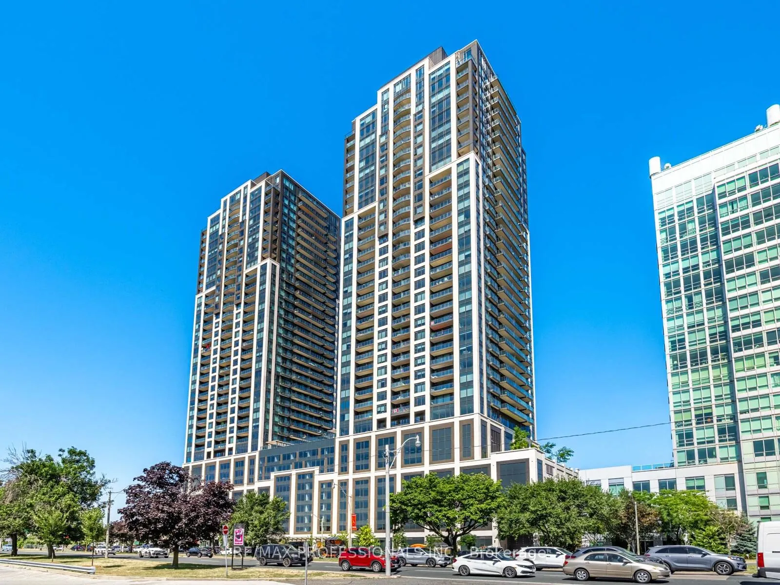 Front of Unit 3605, 1926 Lake Shore Boulevard