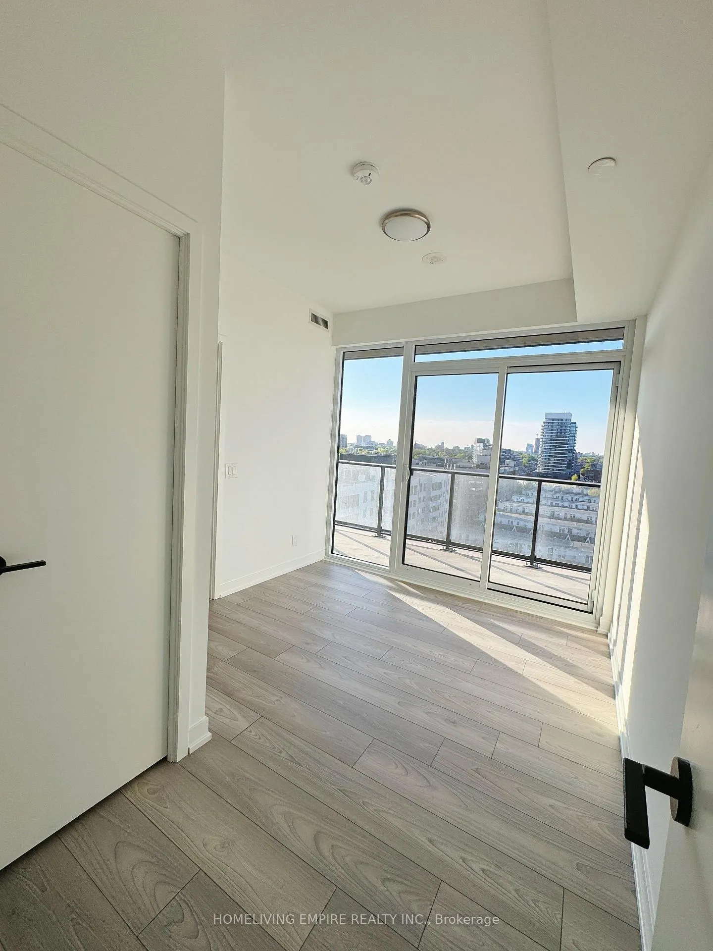 Photo 3 of Unit 806, 285 Dufferin Street, Toronto, South Parkdale — HOMEH