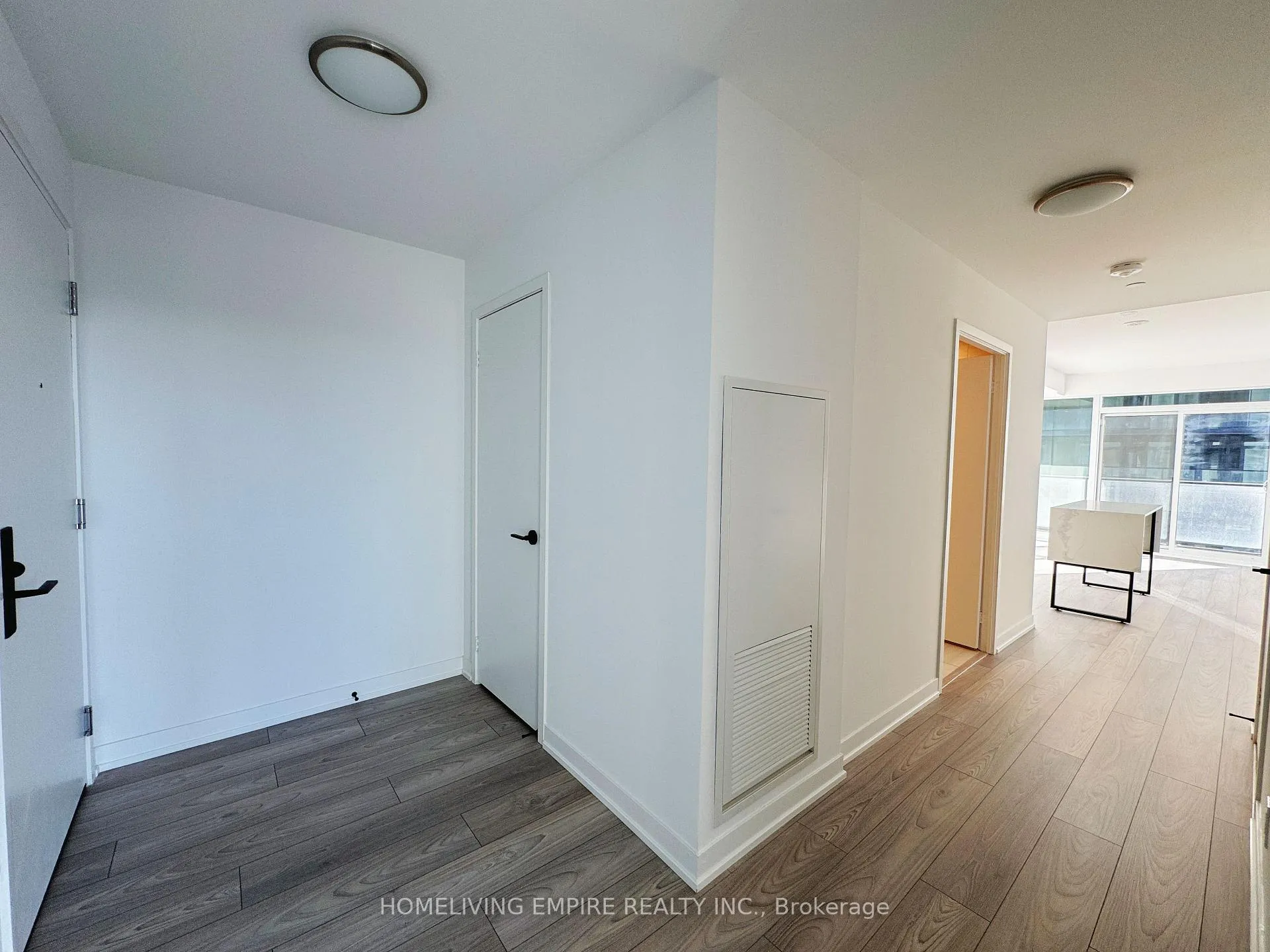 Photo 5 of Unit 806, 285 Dufferin Street, Toronto, South Parkdale — HOMEH