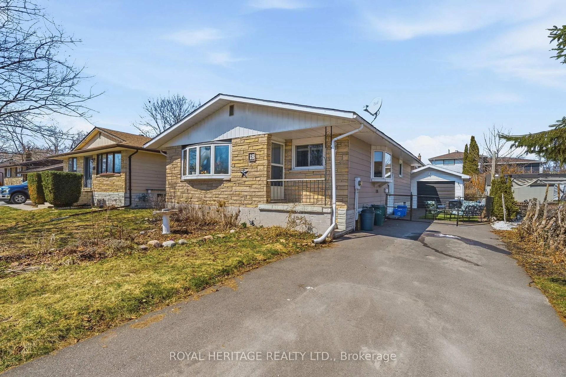 Photo 2 of 18 Panelas Crescent, Quinte West, Trenton Ward — HOMEH