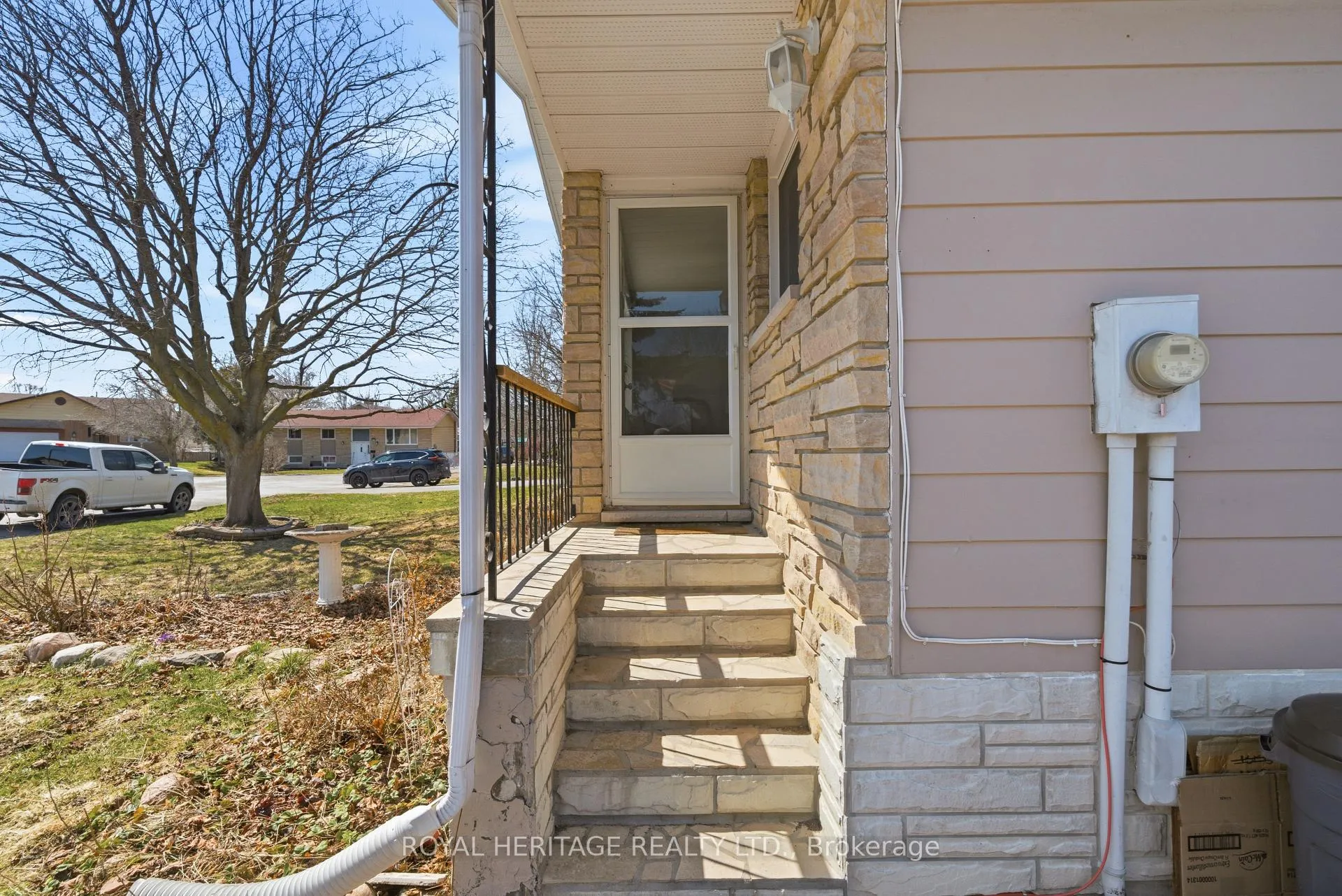 Photo 3 of 18 Panelas Crescent, Quinte West, Trenton Ward — HOMEH