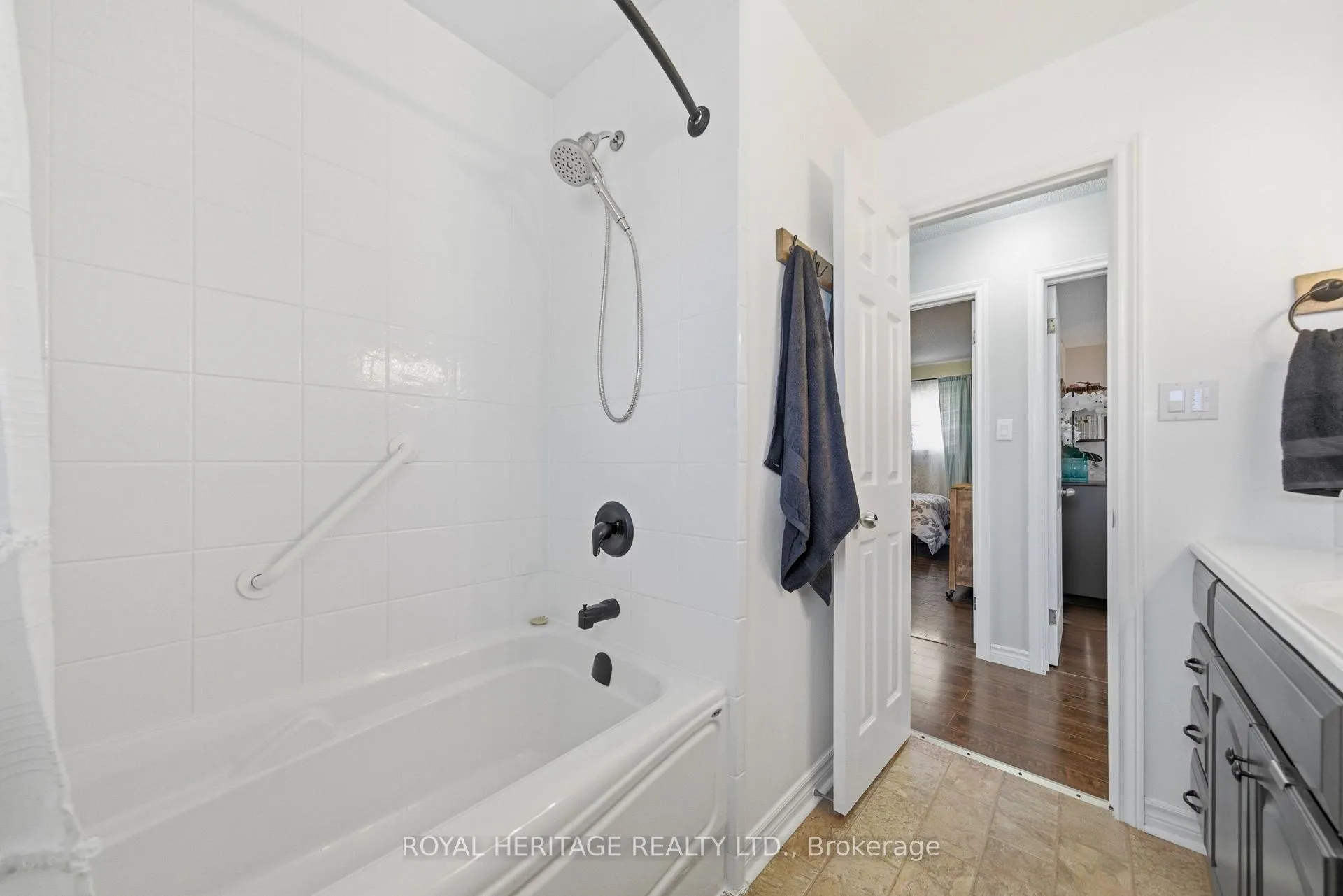 Photo 23 of 18 Panelas Crescent, Quinte West, Trenton Ward — HOMEH