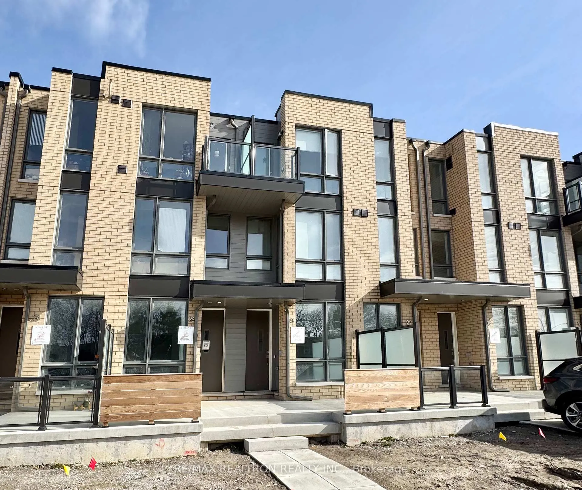 Photo 1 of 24 Turtle Island Road, Toronto, Englemount-Lawrence — HOMEH