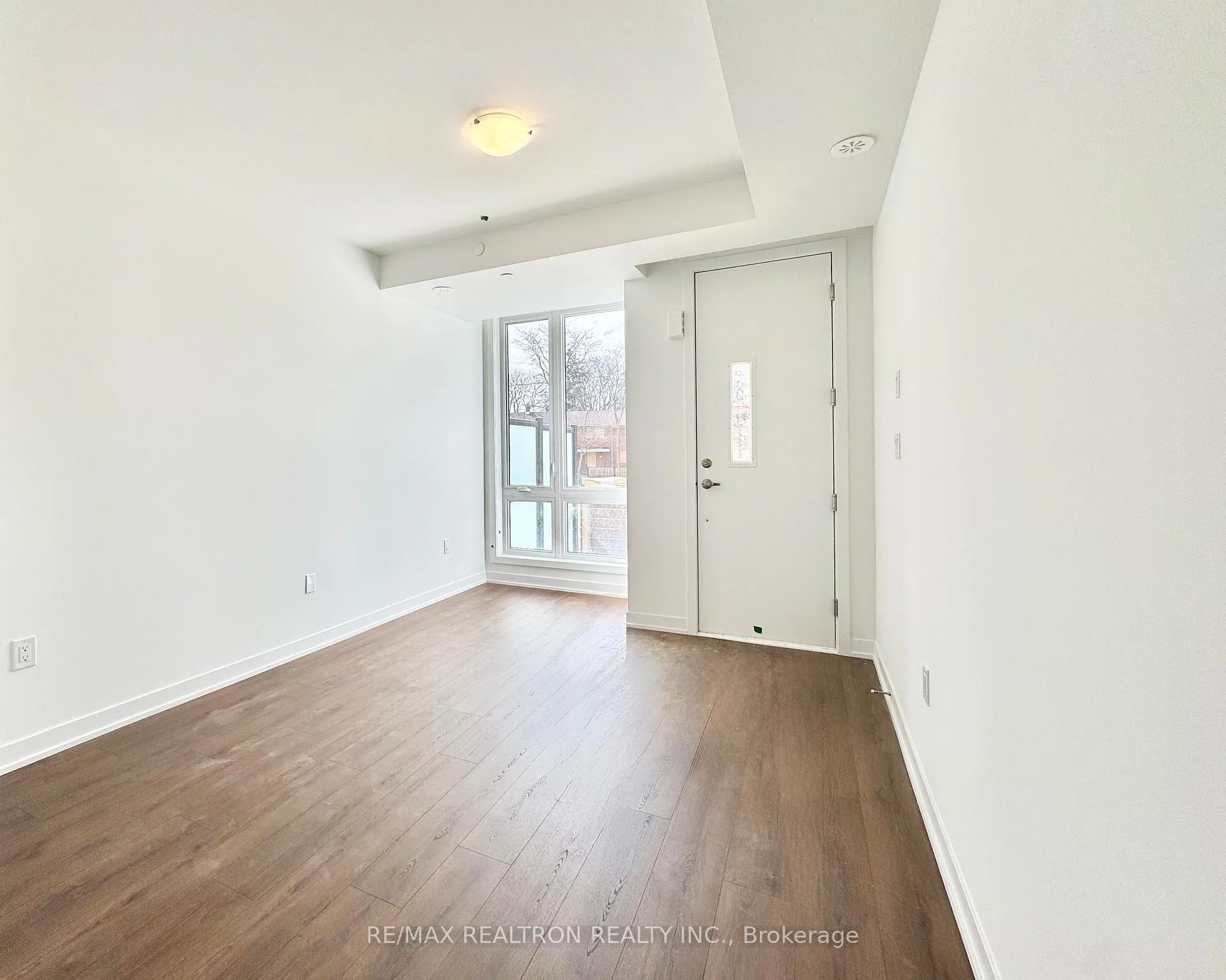 Photo 2 of 24 Turtle Island Road, Toronto, Englemount-Lawrence — HOMEH