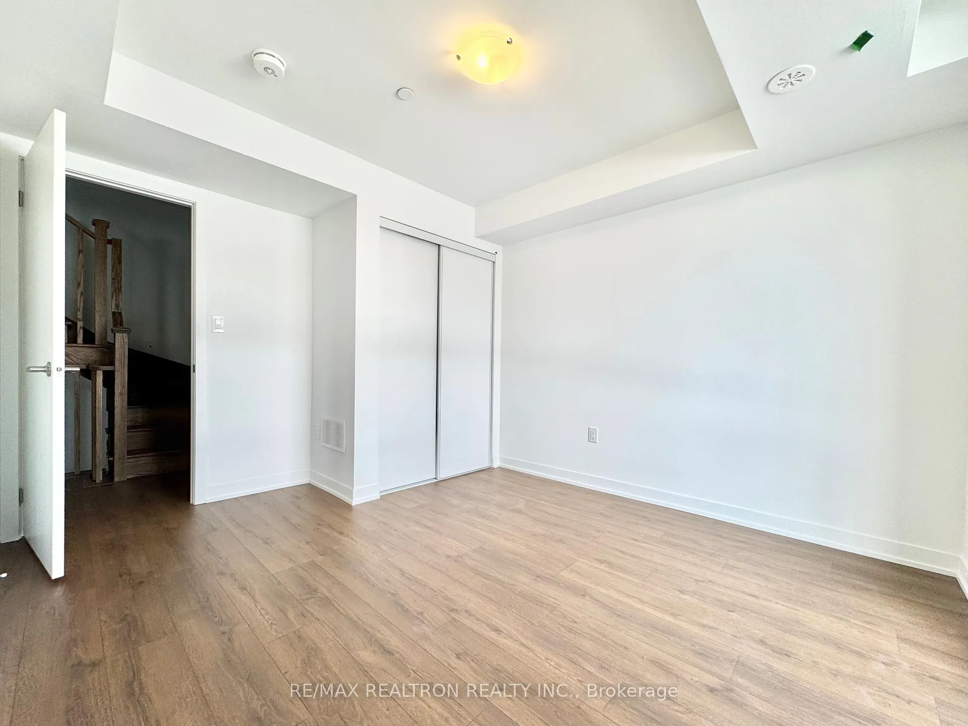 Photo 8 of 24 Turtle Island Road, Toronto, Englemount-Lawrence — HOMEH