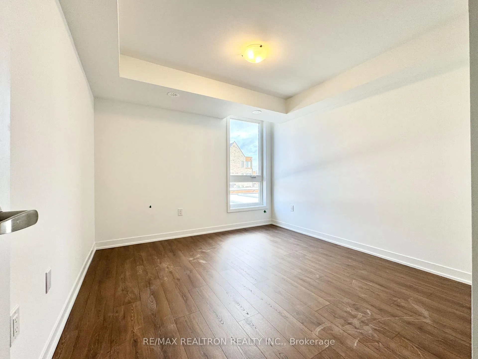 Photo 9 of 24 Turtle Island Road, Toronto, Englemount-Lawrence — HOMEH