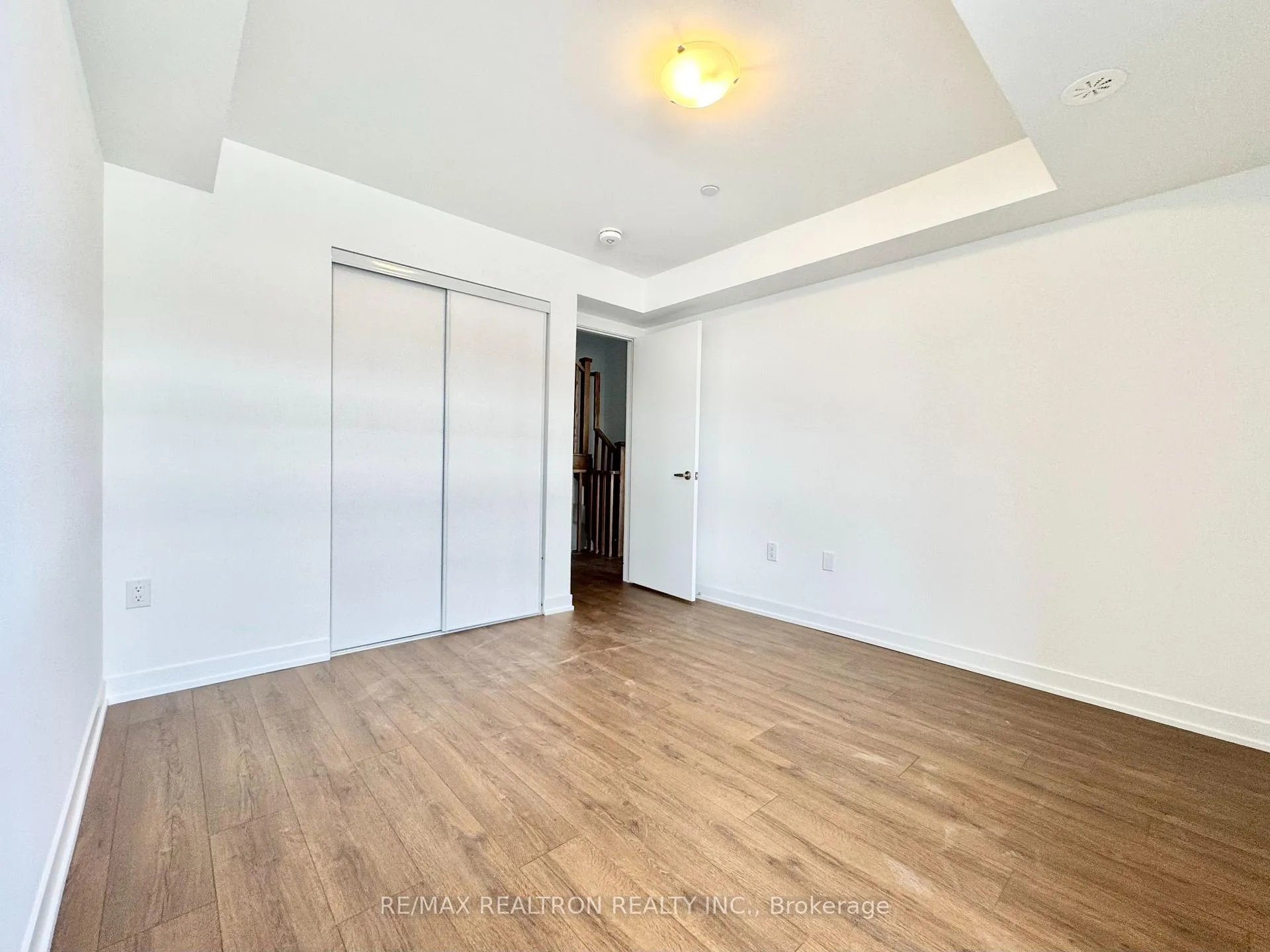 Photo 10 of 24 Turtle Island Road, Toronto, Englemount-Lawrence — HOMEH