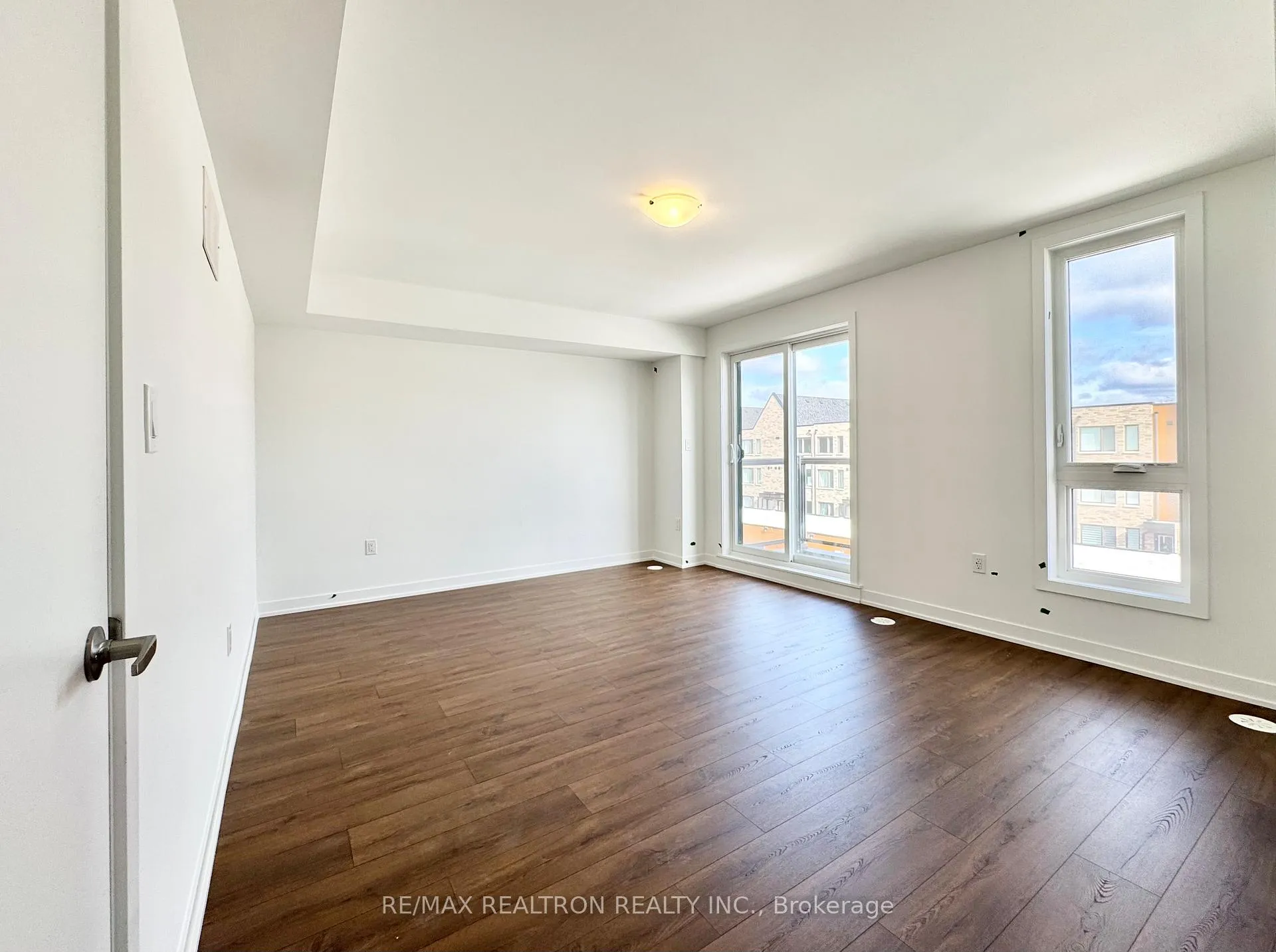 Photo 13 of 24 Turtle Island Road, Toronto, Englemount-Lawrence — HOMEH