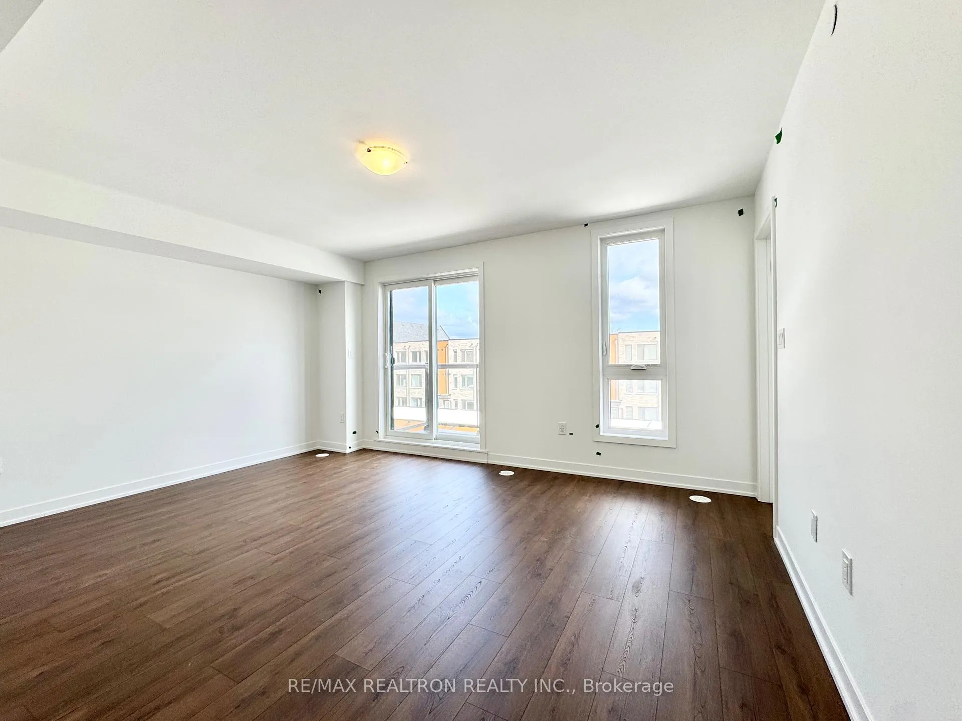 Photo 14 of 24 Turtle Island Road, Toronto, Englemount-Lawrence — HOMEH
