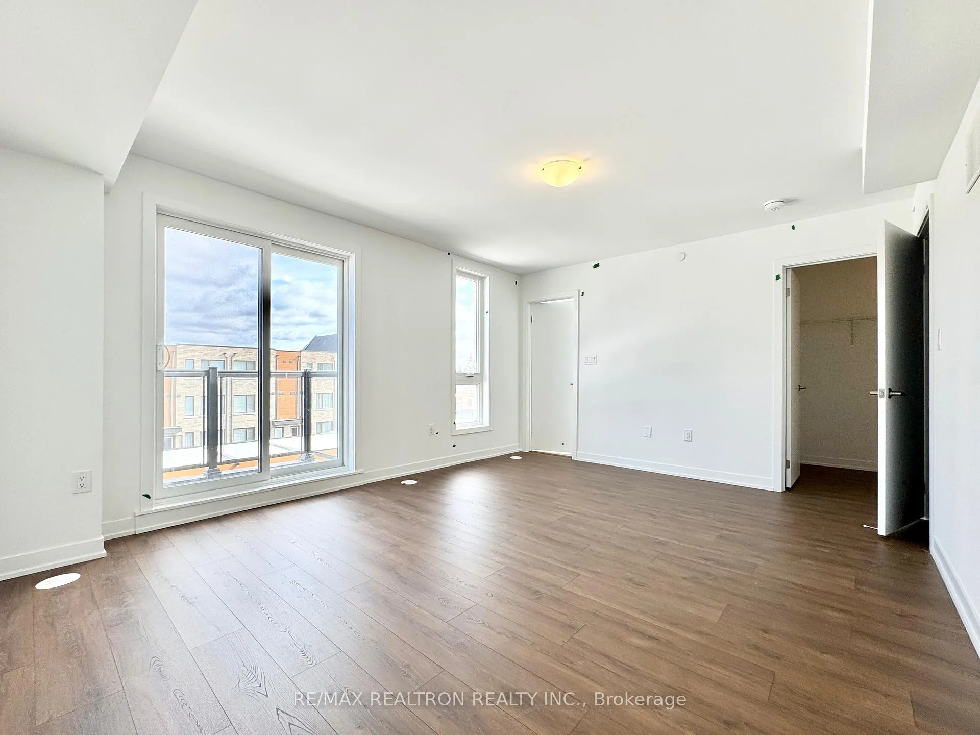 Photo 15 of 24 Turtle Island Road, Toronto, Englemount-Lawrence — HOMEH