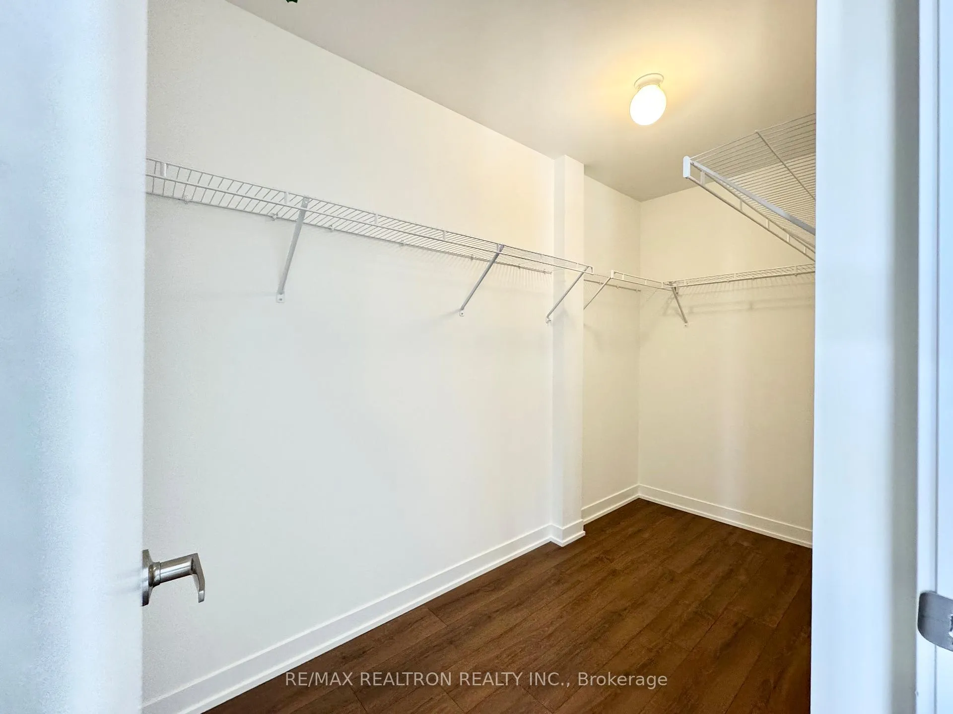 Photo 18 of 24 Turtle Island Road, Toronto, Englemount-Lawrence — HOMEH