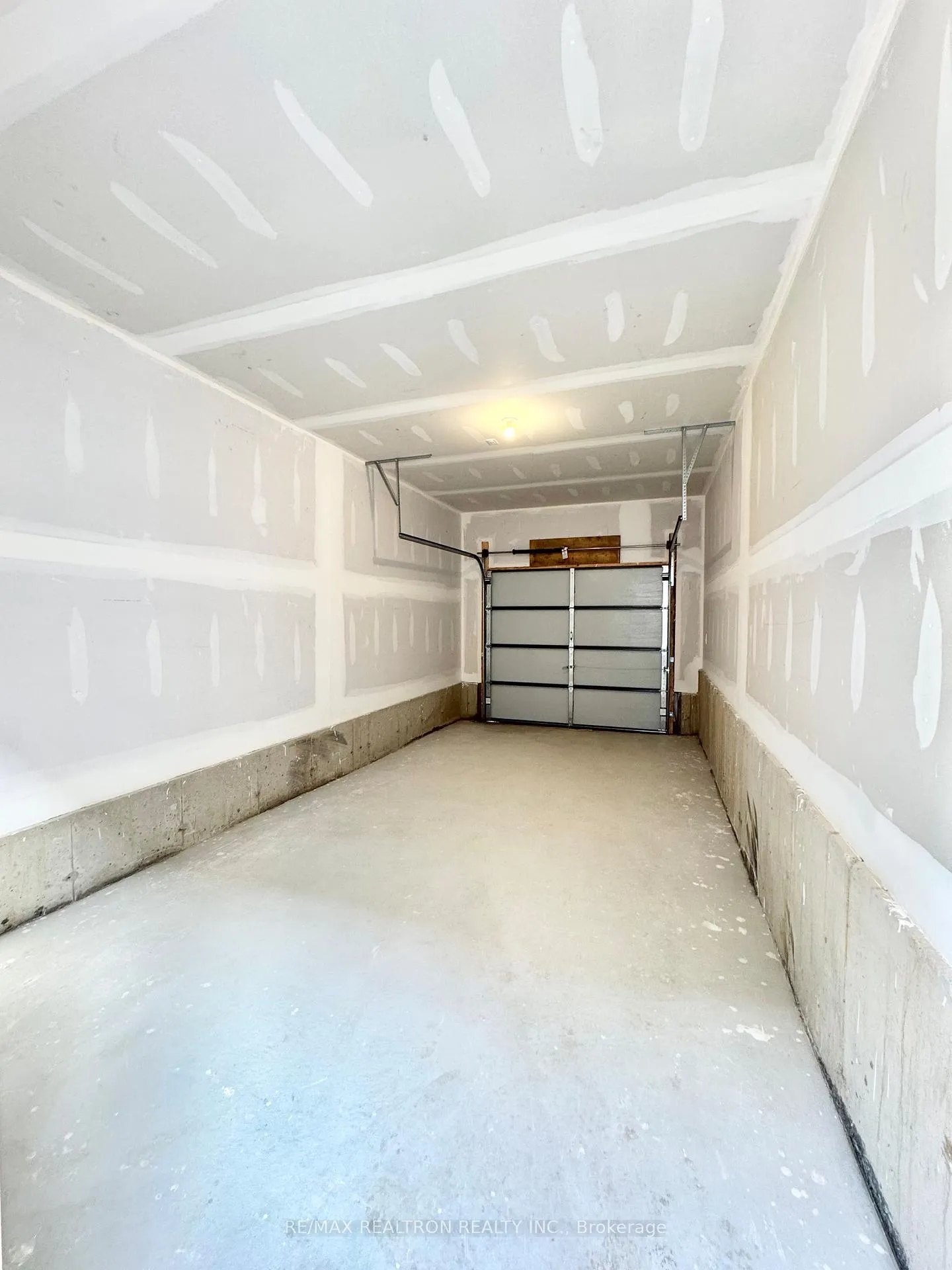 Photo 23 of 24 Turtle Island Road, Toronto, Englemount-Lawrence — HOMEH