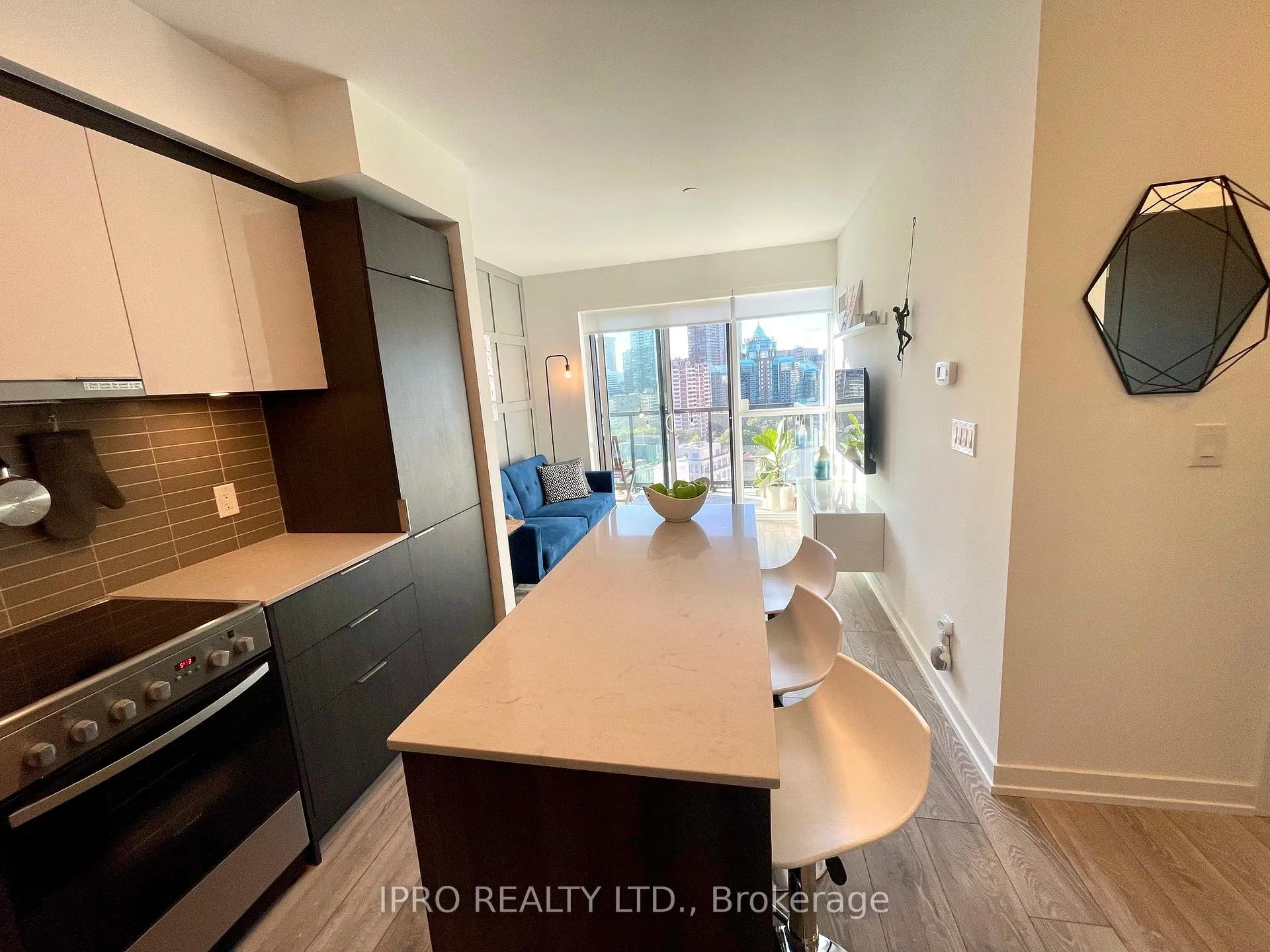 Photo 4 of Unit 1510, 159 Wellesley Street E, Toronto, Cabbagetown-South St. James Town — HOMEH