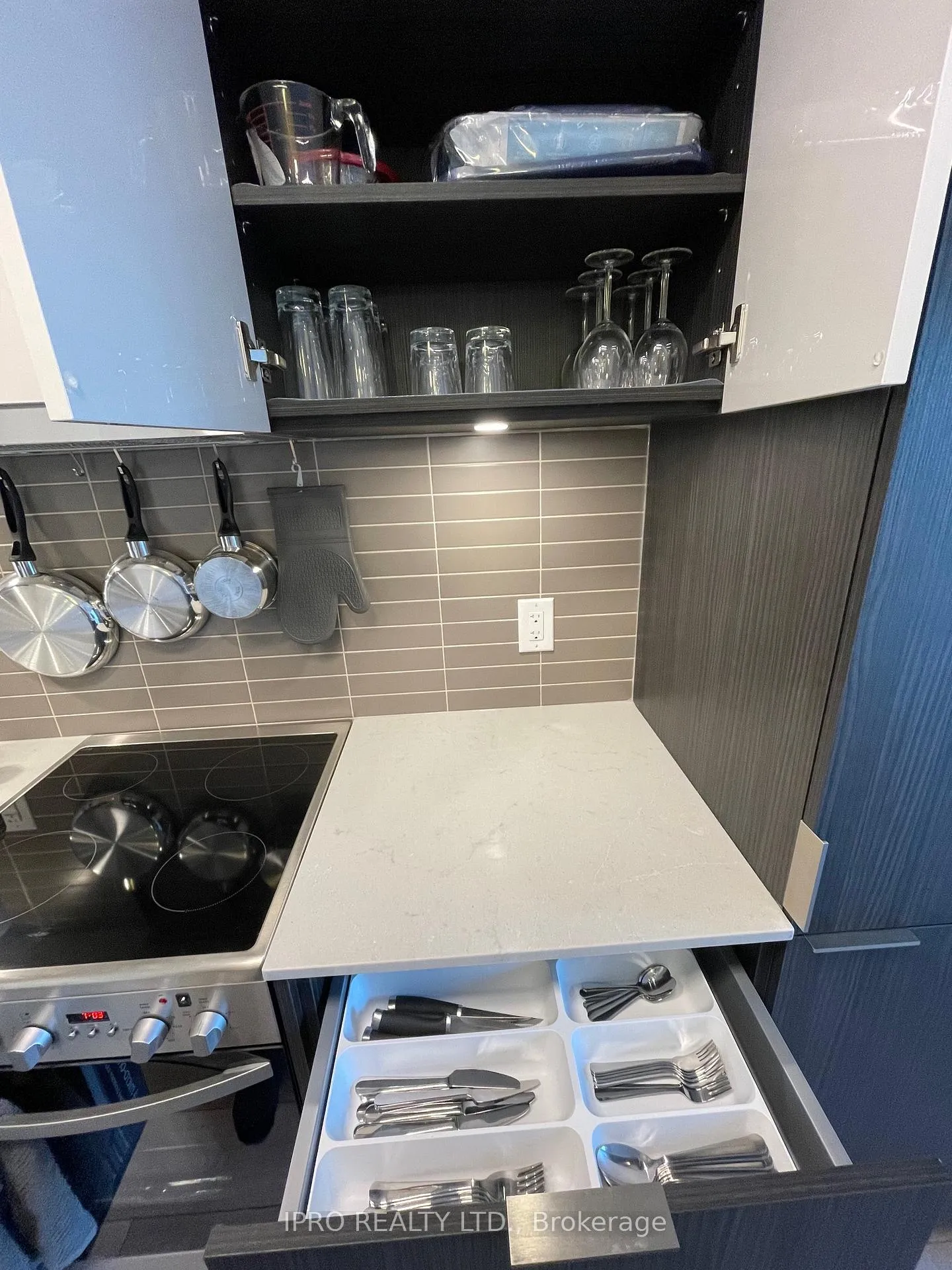 Photo 5 of Unit 1510, 159 Wellesley Street E, Toronto, Cabbagetown-South St. James Town — HOMEH