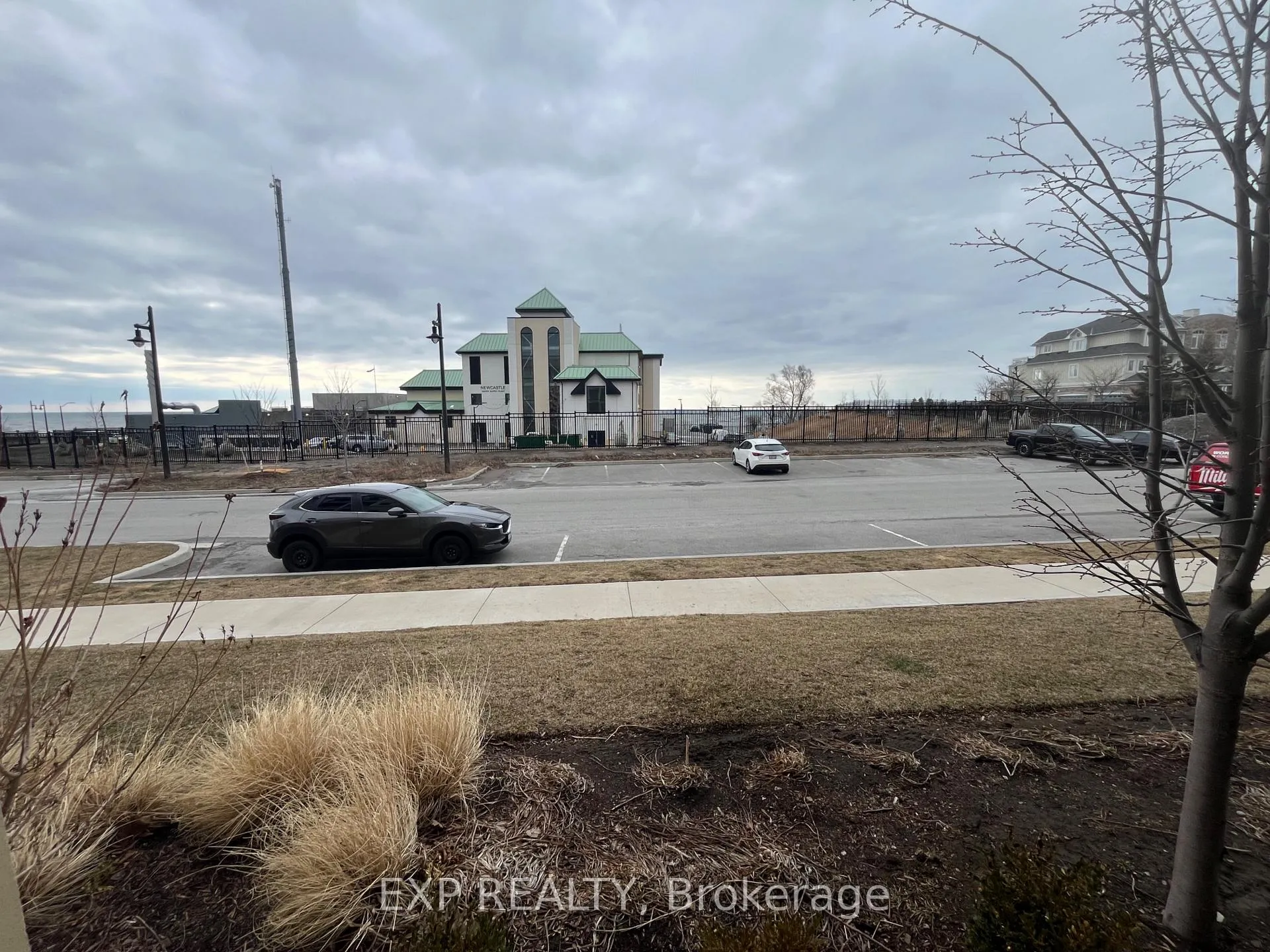 Photo 11 of Unit 113, 50 Lakebreeze Drive, Clarington, Newcastle — HOMEH