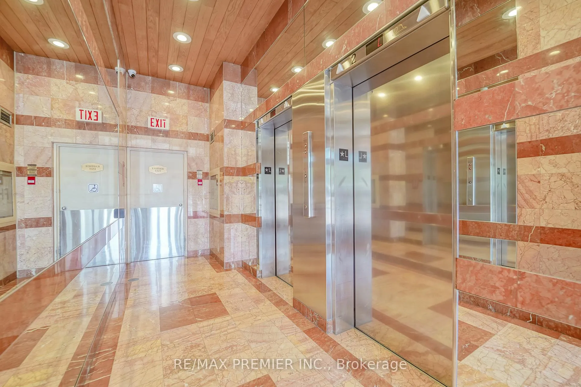 Photo 4 of Unit Unit 601, 250 Queens Quay Boulevard W, Toronto, Waterfront Communities — HOMEH