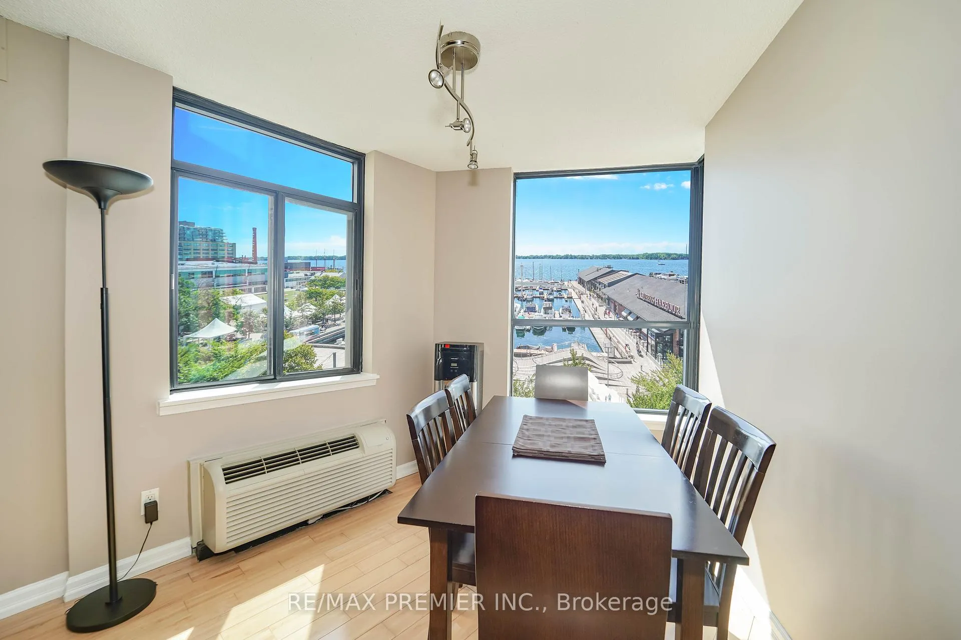 Photo 7 of Unit Unit 601, 250 Queens Quay Boulevard W, Toronto, Waterfront Communities — HOMEH