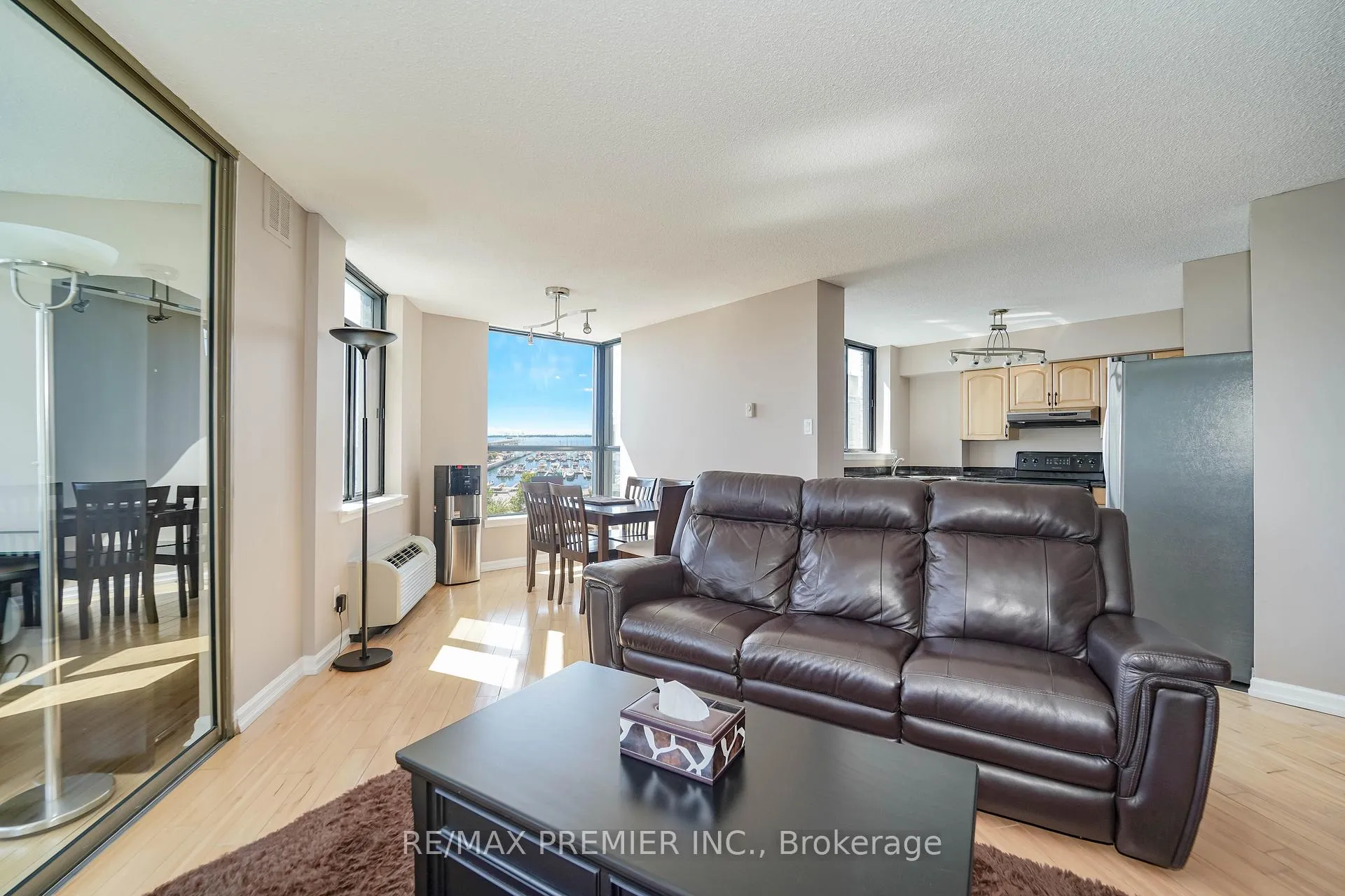Photo 8 of Unit Unit 601, 250 Queens Quay Boulevard W, Toronto, Waterfront Communities — HOMEH