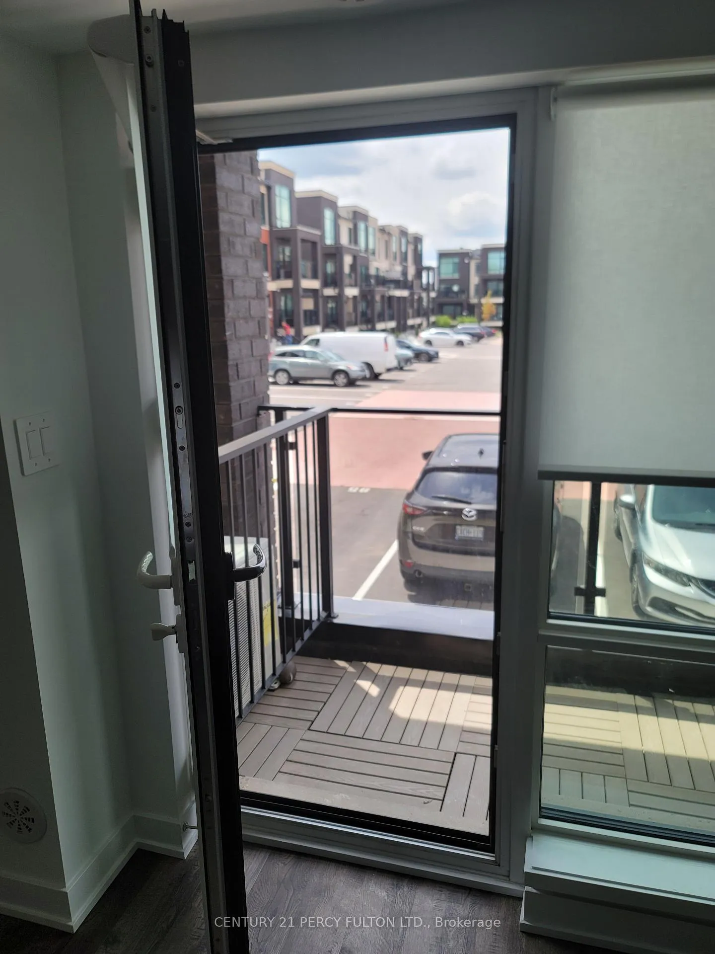 Photo 3 of Unit 8, 35 Romilly Avenue N, Brampton, Northwest Brampton — HOMEH