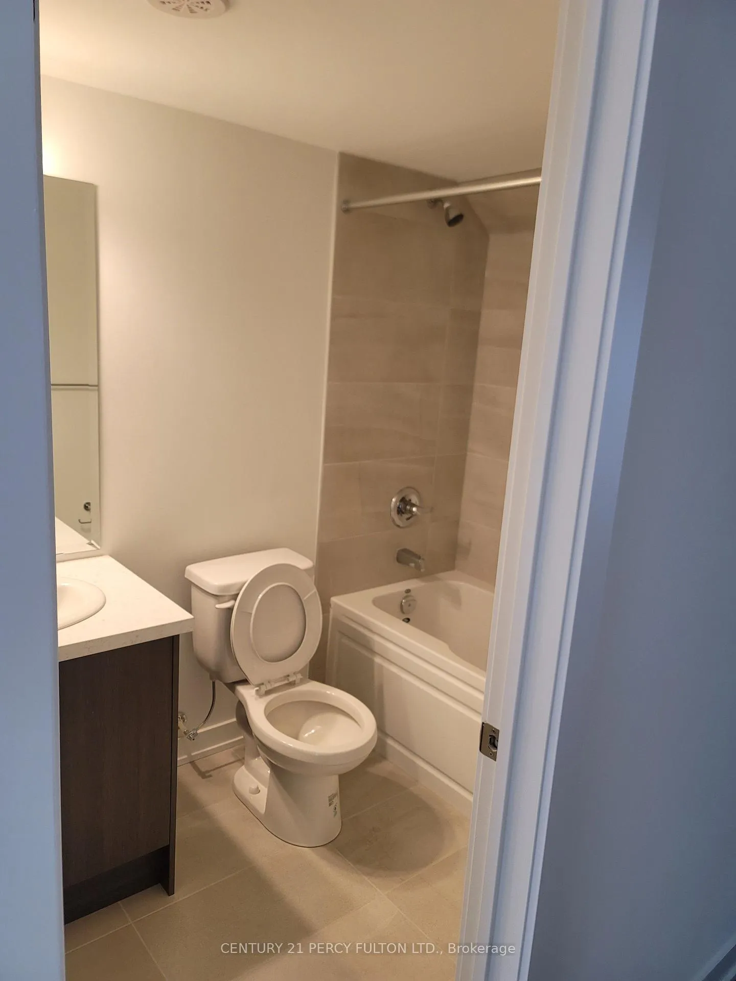 Photo 8 of Unit 8, 35 Romilly Avenue N, Brampton, Northwest Brampton — HOMEH