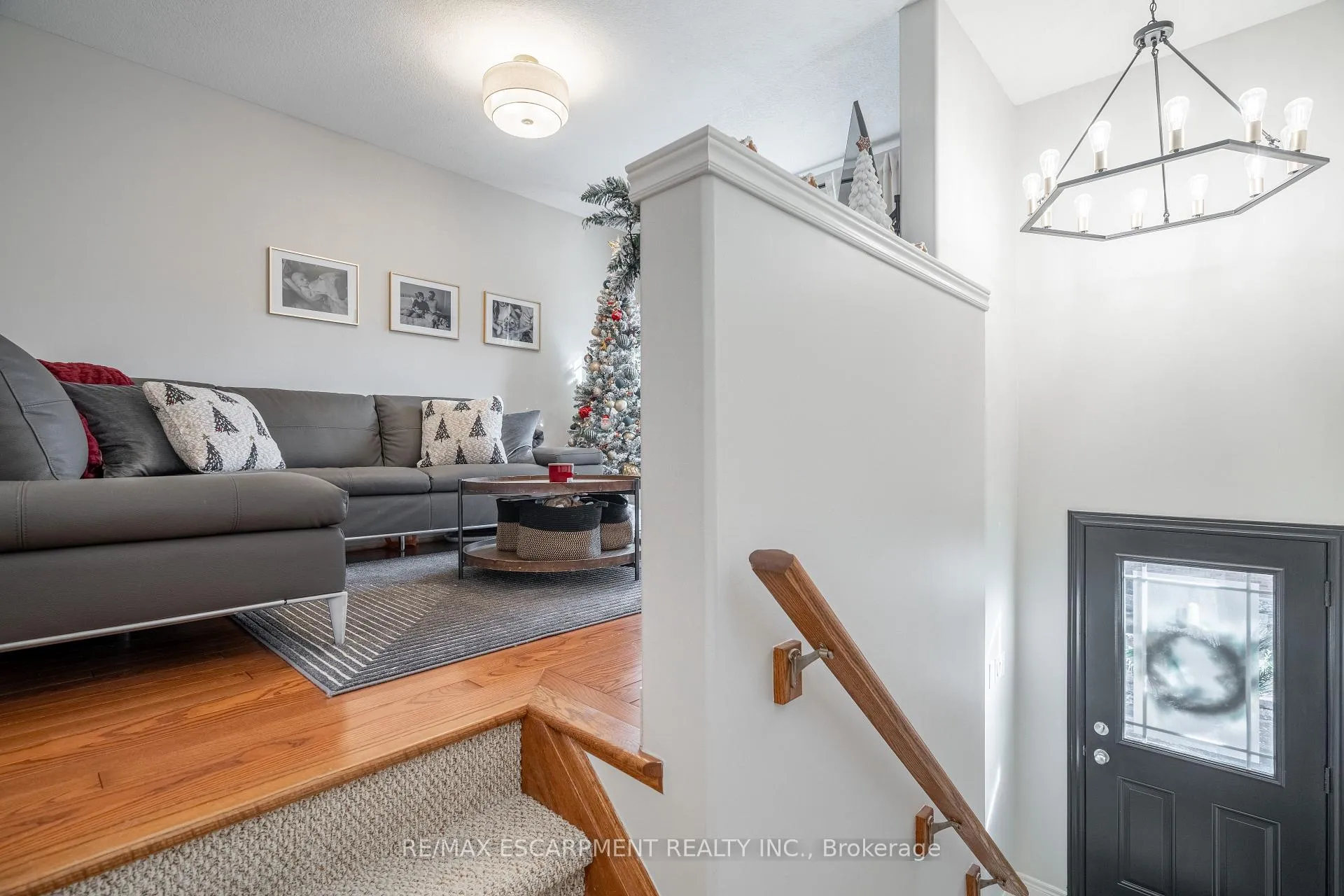Photo 3 of Unit 6, 25 Viking Drive, Hamilton, Binbrook — HOMEH