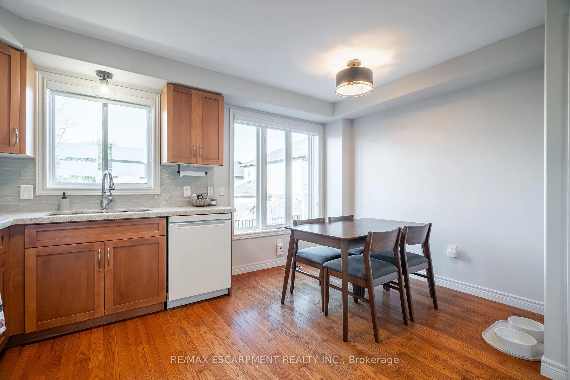 Photo 8 of Unit 6, 25 Viking Drive, Hamilton, Binbrook — HOMEH