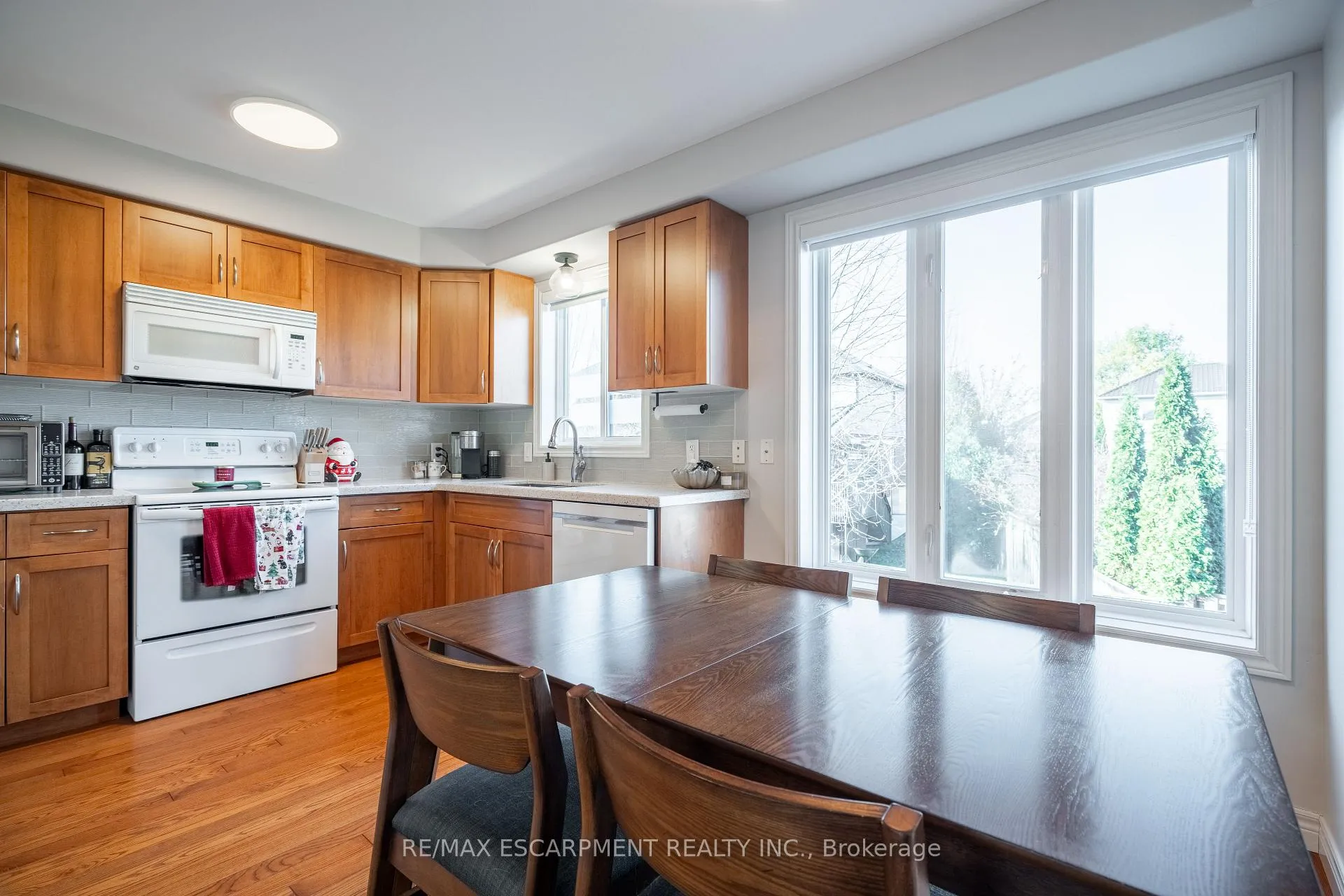 Photo 11 of Unit 6, 25 Viking Drive, Hamilton, Binbrook — HOMEH