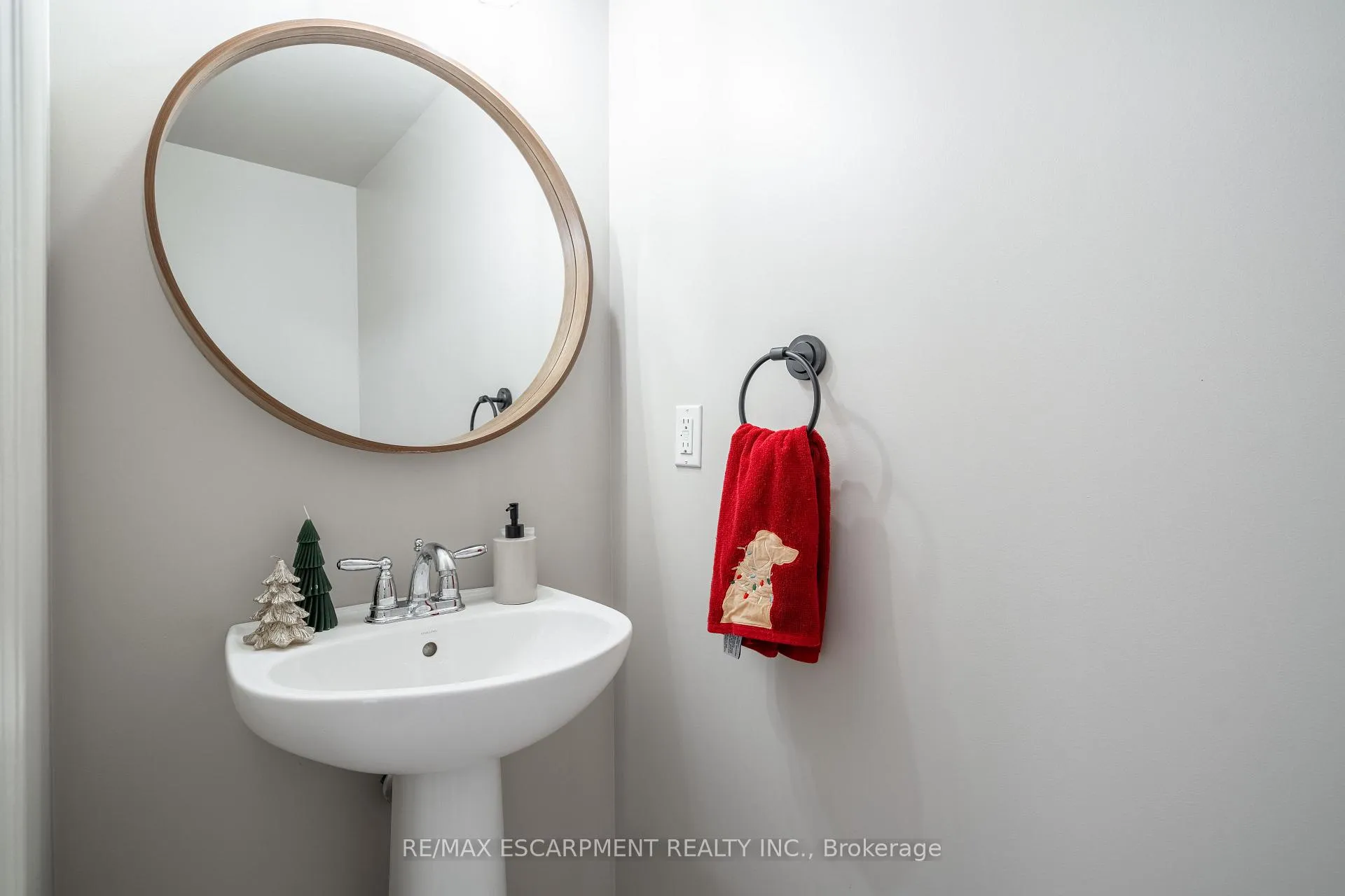 Photo 13 of Unit 6, 25 Viking Drive, Hamilton, Binbrook — HOMEH