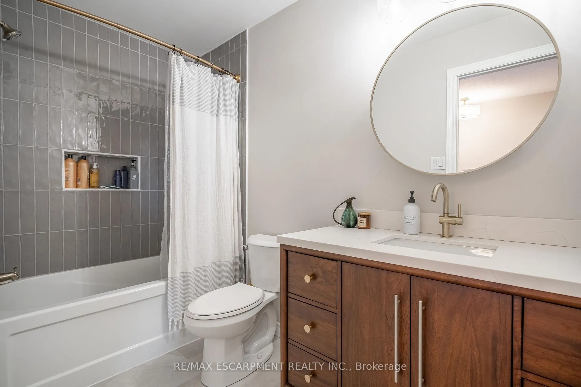Photo 19 of Unit 6, 25 Viking Drive, Hamilton, Binbrook — HOMEH