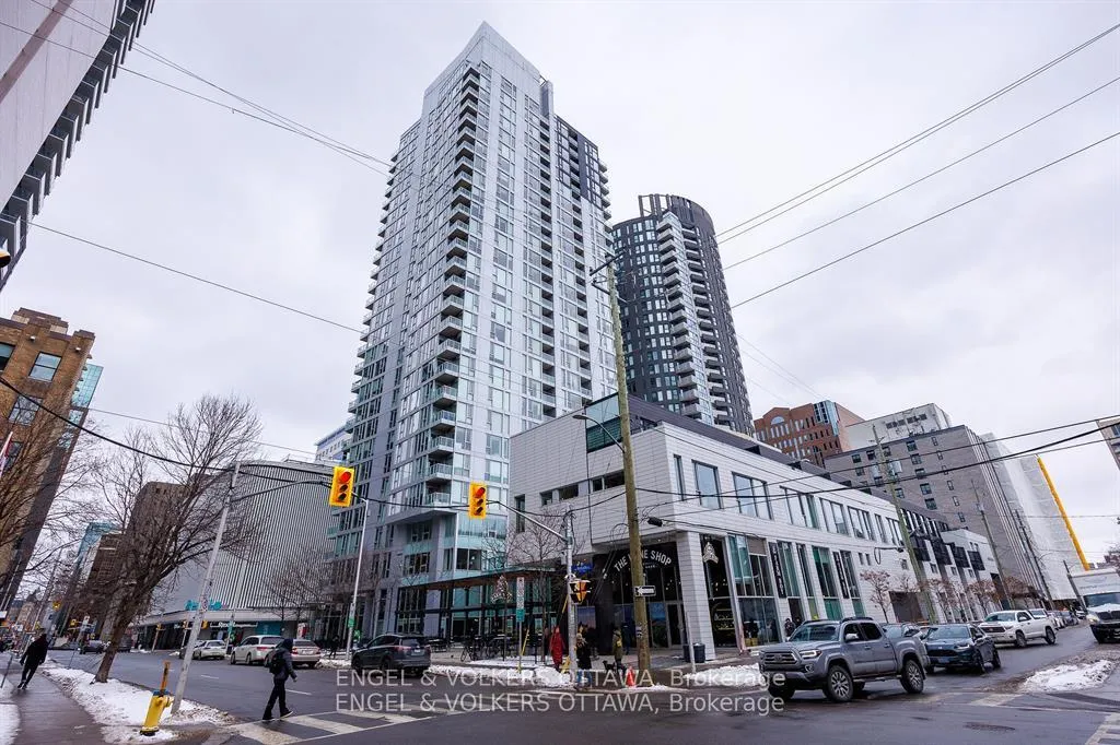 Front of Unit 701, 179 Metcalfe Street