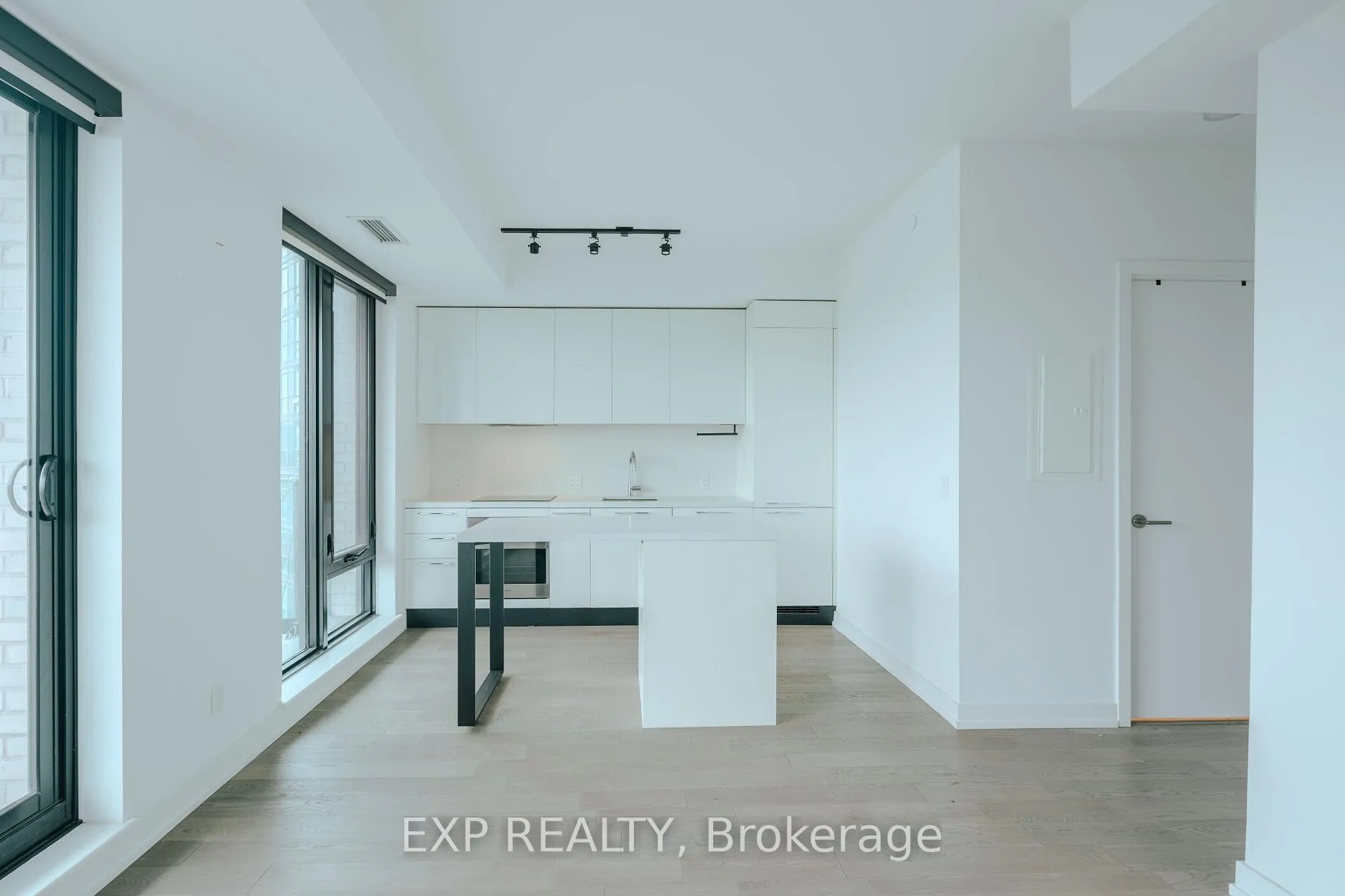 Photo 4 of Unit 1008, 200 Sudbury Street, Toronto, Little Portugal — HOMEH