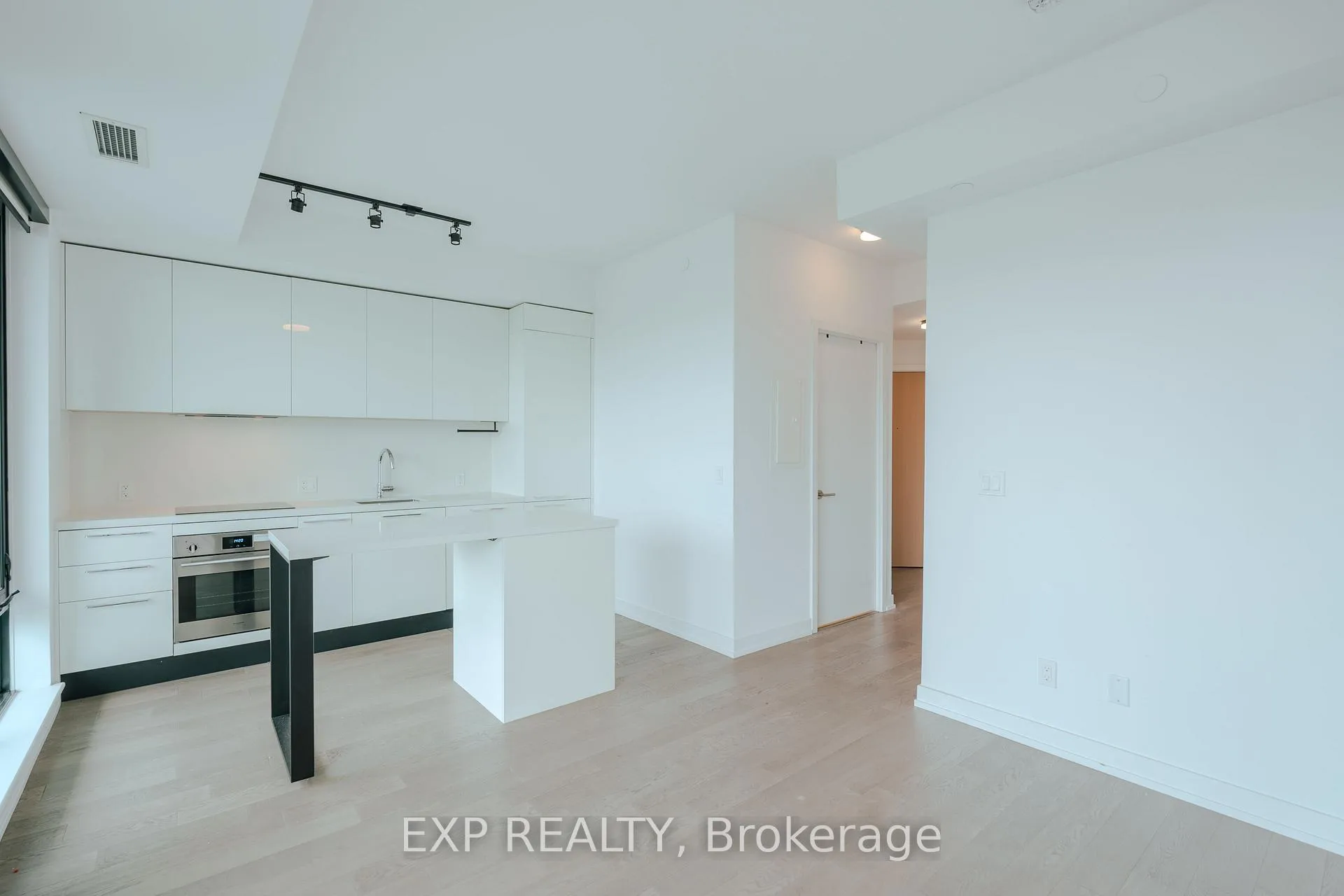 Photo 5 of Unit 1008, 200 Sudbury Street, Toronto, Little Portugal — HOMEH
