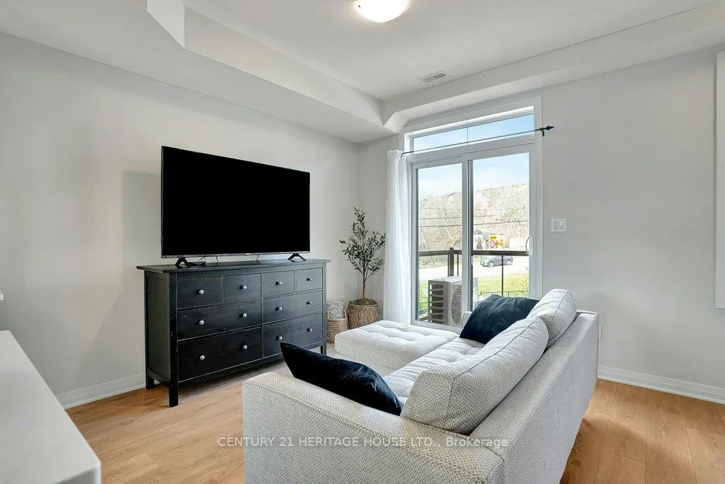 Photo 11 of Unit 31, 2 Willow Street, Brant, Paris — HOMEH